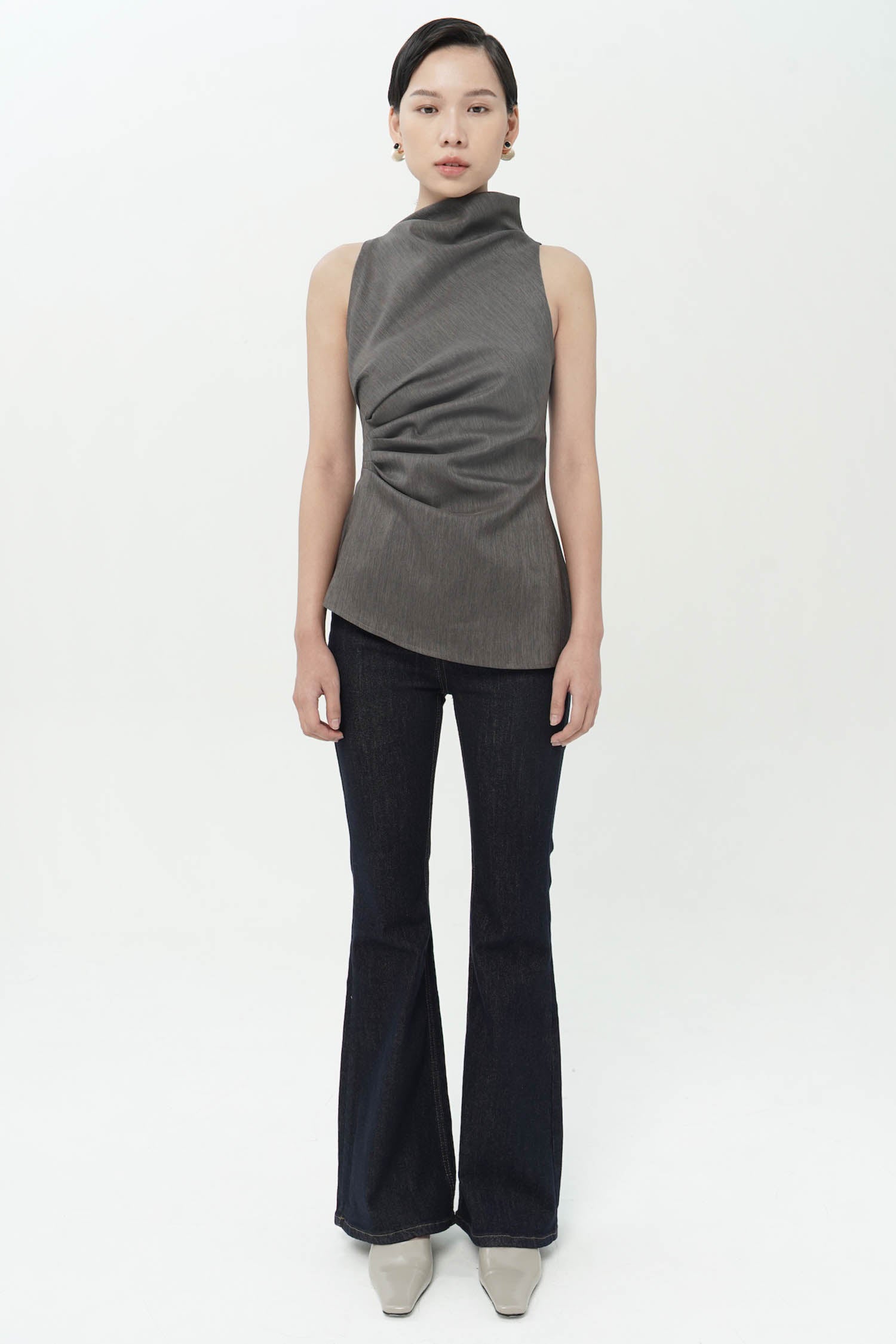 Vailla Cinched Top In Ash Brown