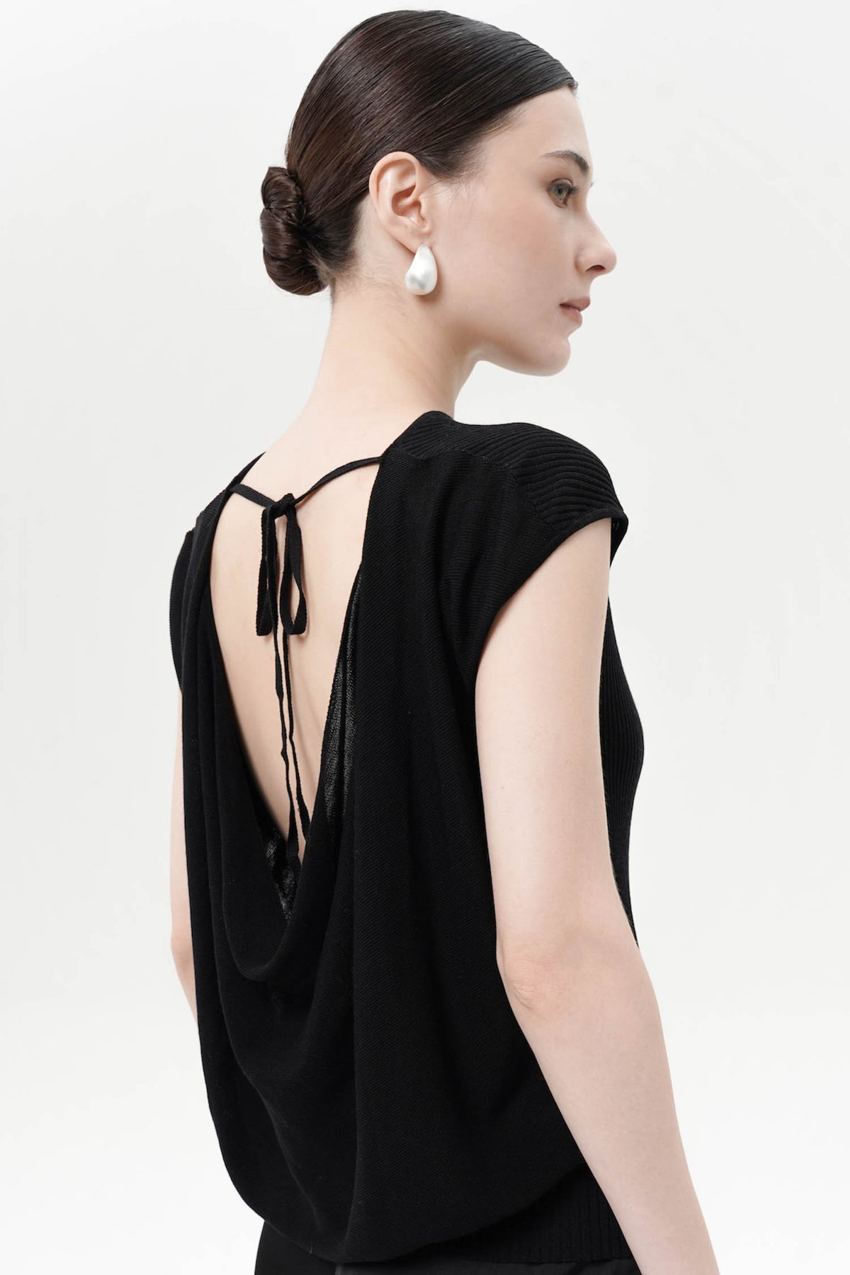 Myria Backless Knit Top In Black