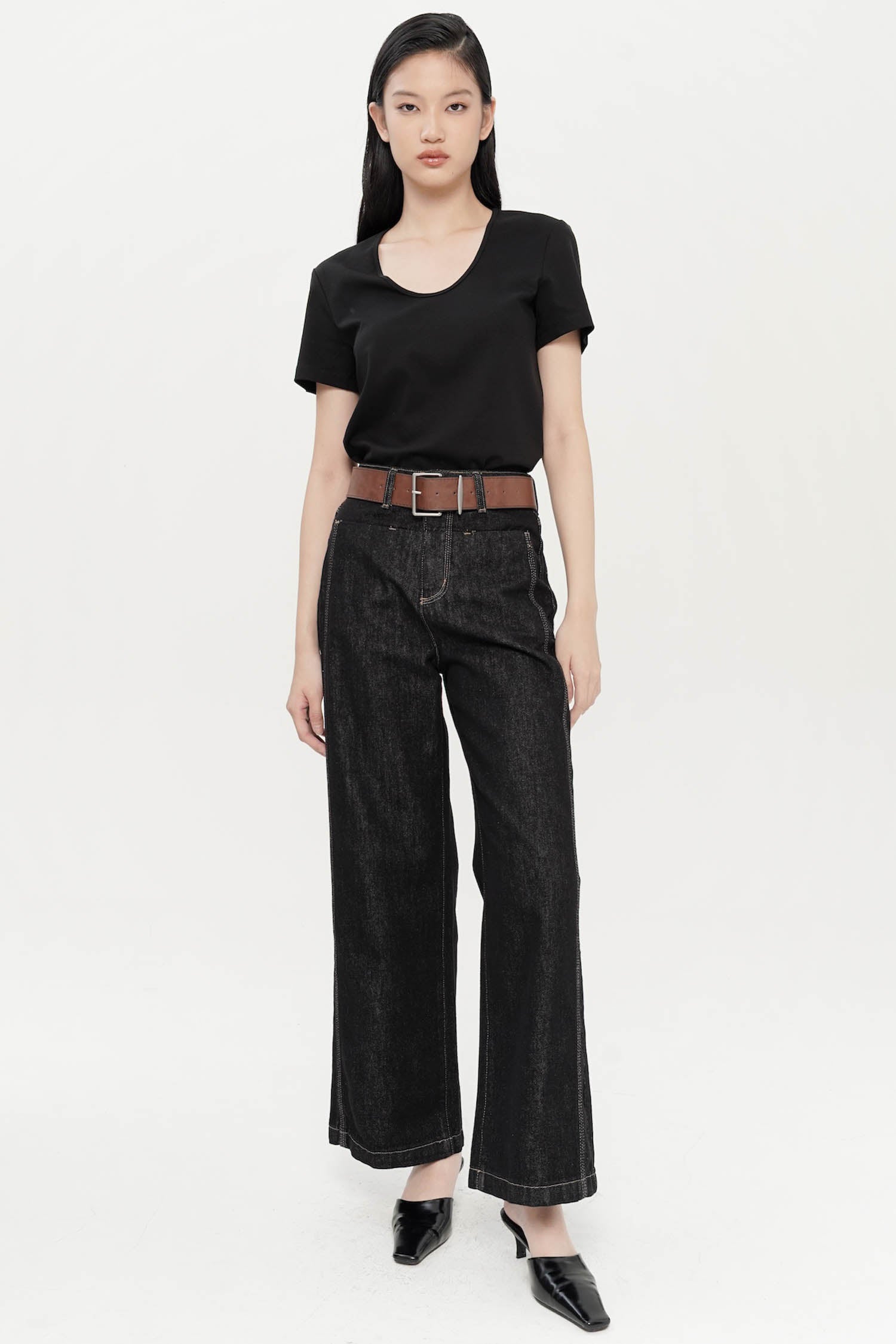 Anxi Wide-Leg Belted Jeans In Black Denim