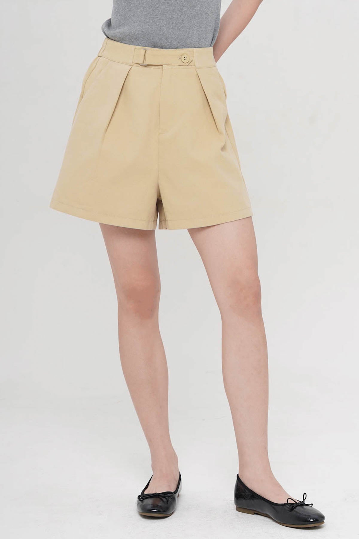 Tiago Shorts In Khaki 1124