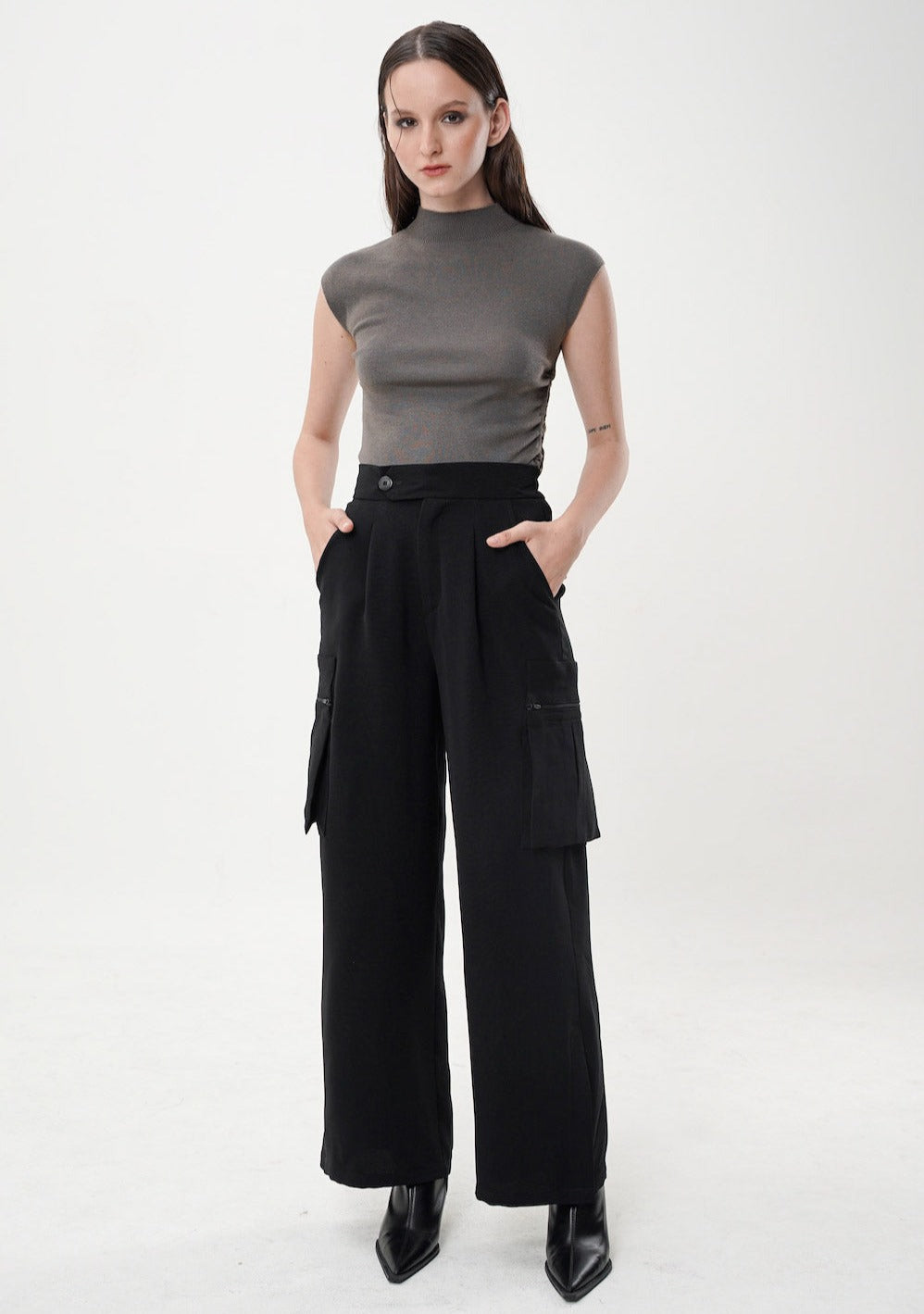 Deryana Pants 2.0 In Black (1 LEFT)