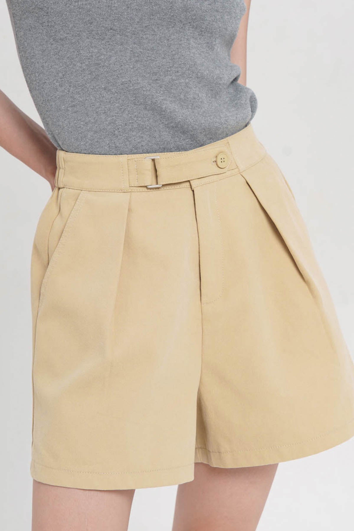 Tiago Shorts In Khaki