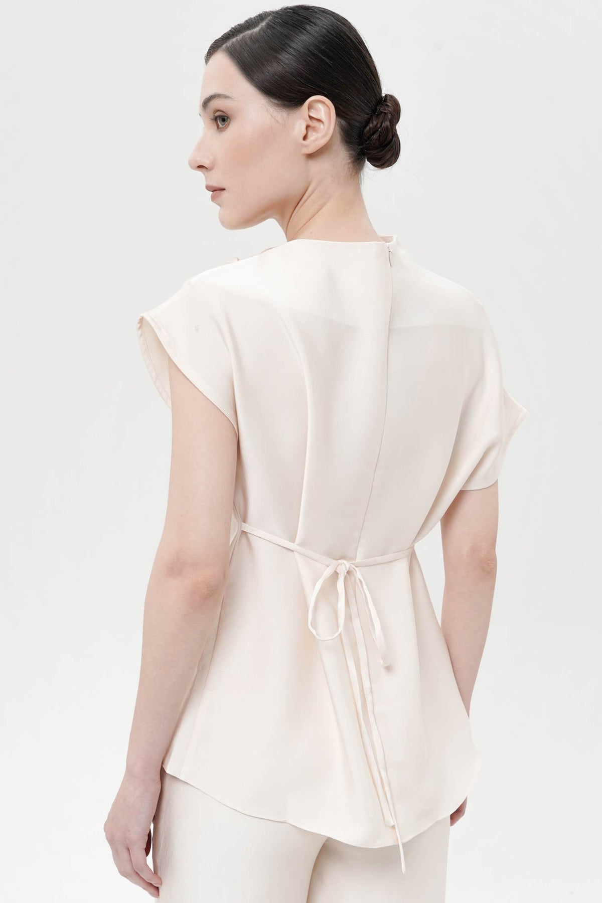 Salomi Drape Blouse In Porcelain