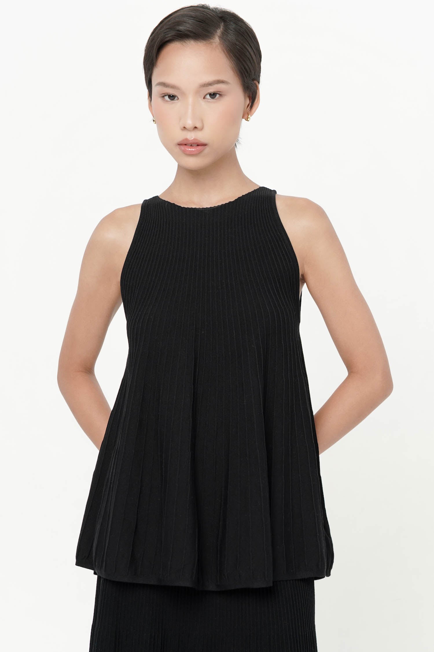 Verano Pleated knit Top In Black