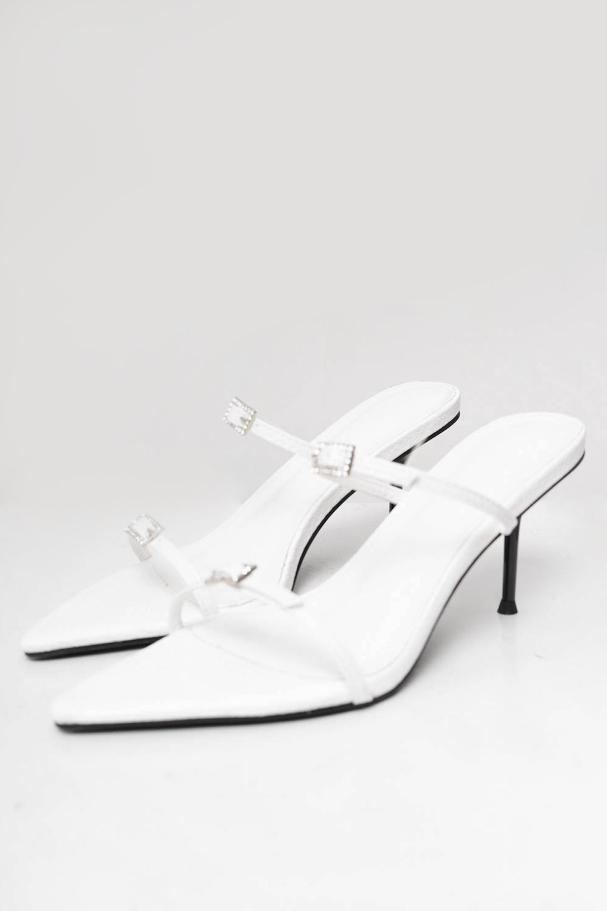 Tobin Sandals In White