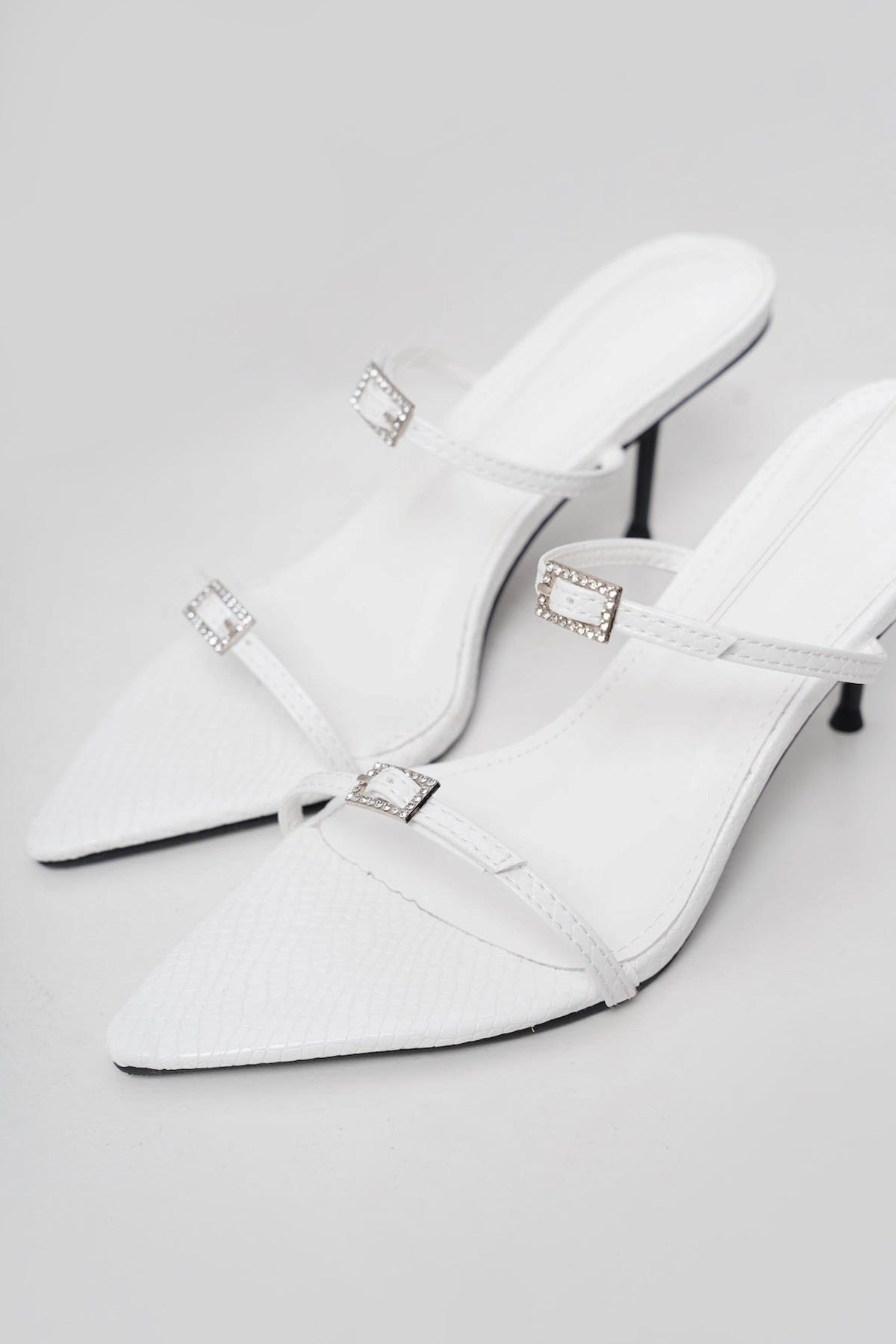 Tobin Sandals In White