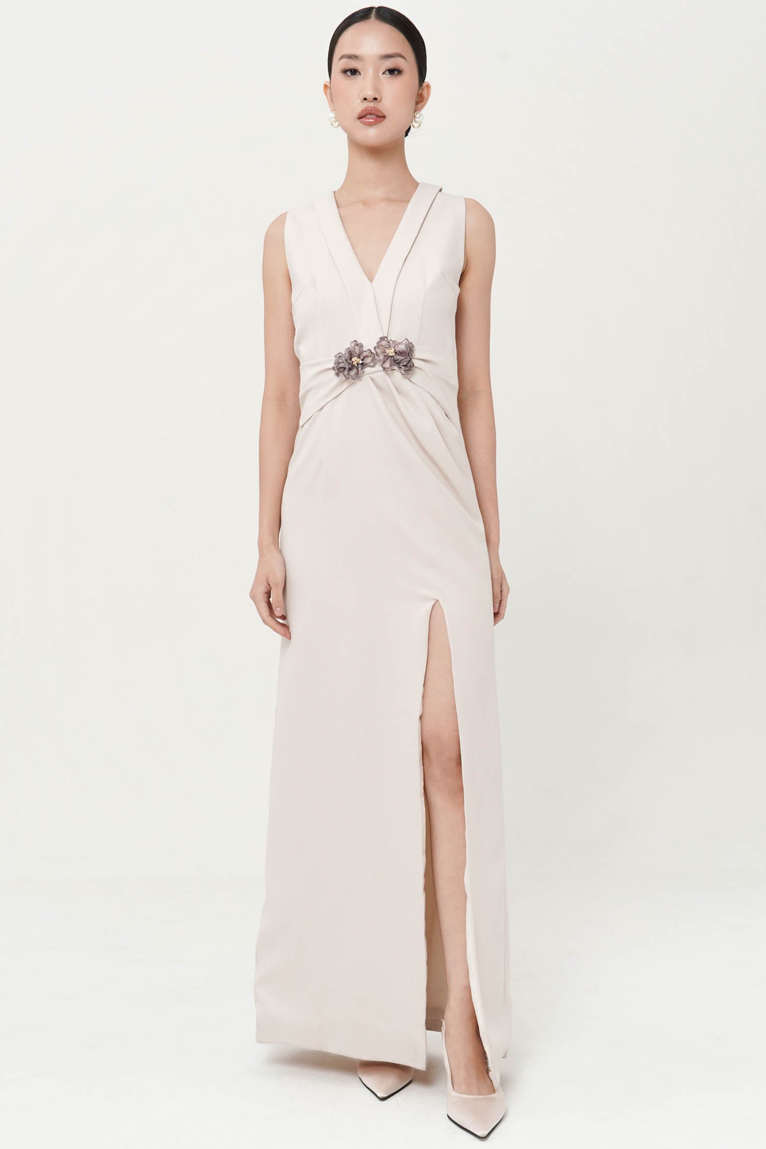 Jeanne V-neck Dress In Beige