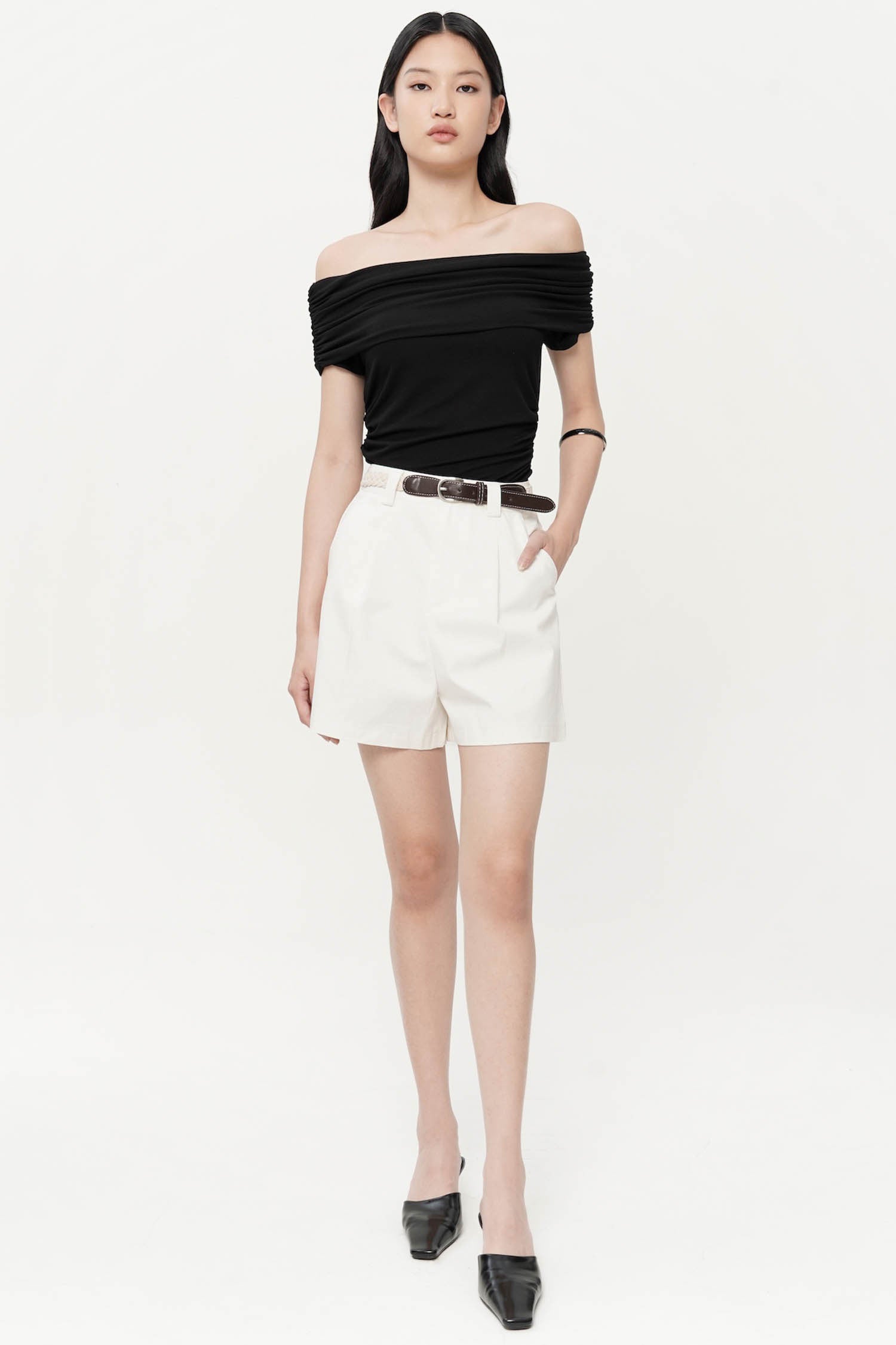 Zealia Off-Shoulder Top In Black