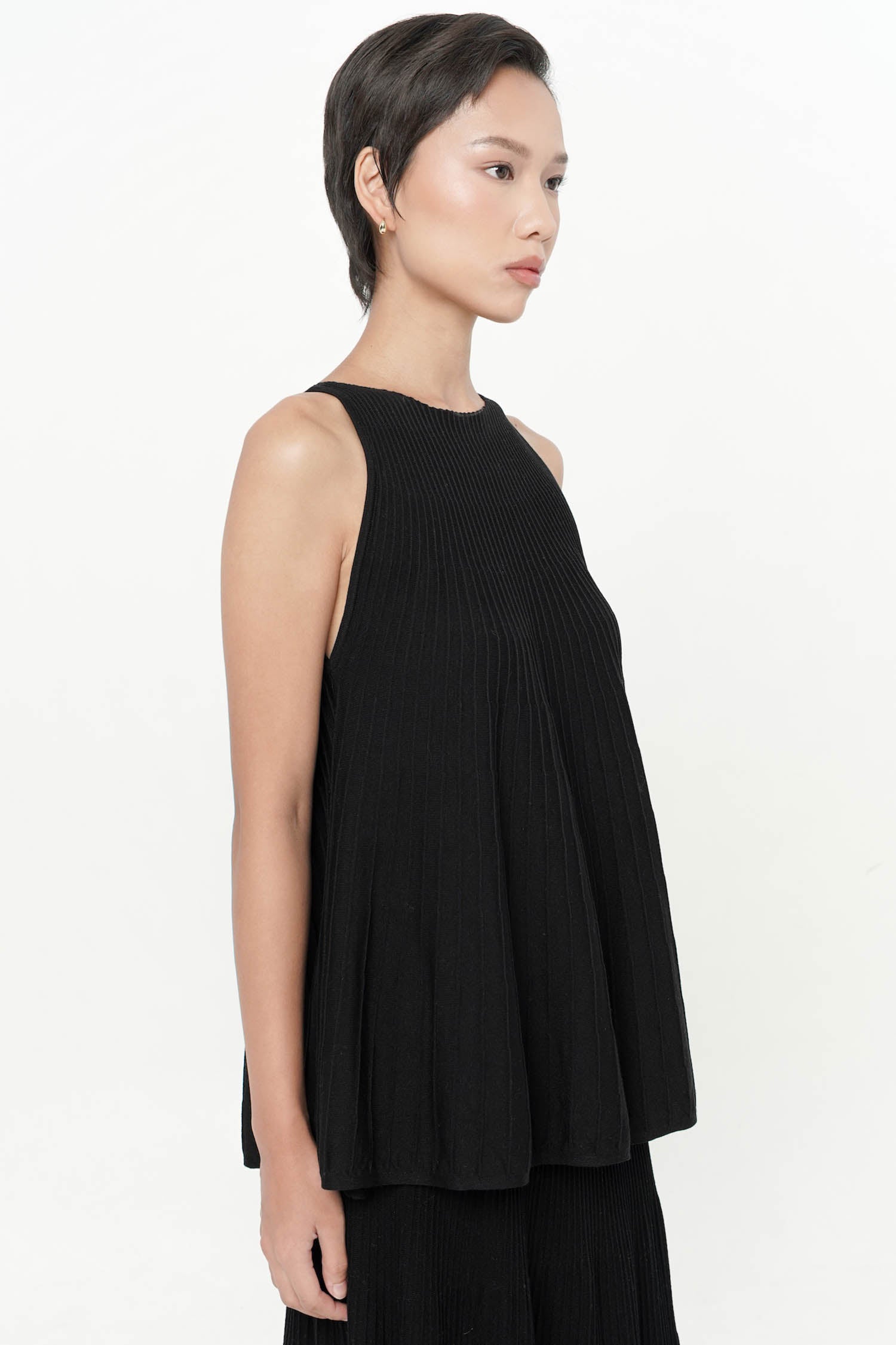 Verano Pleated knit Top In Black