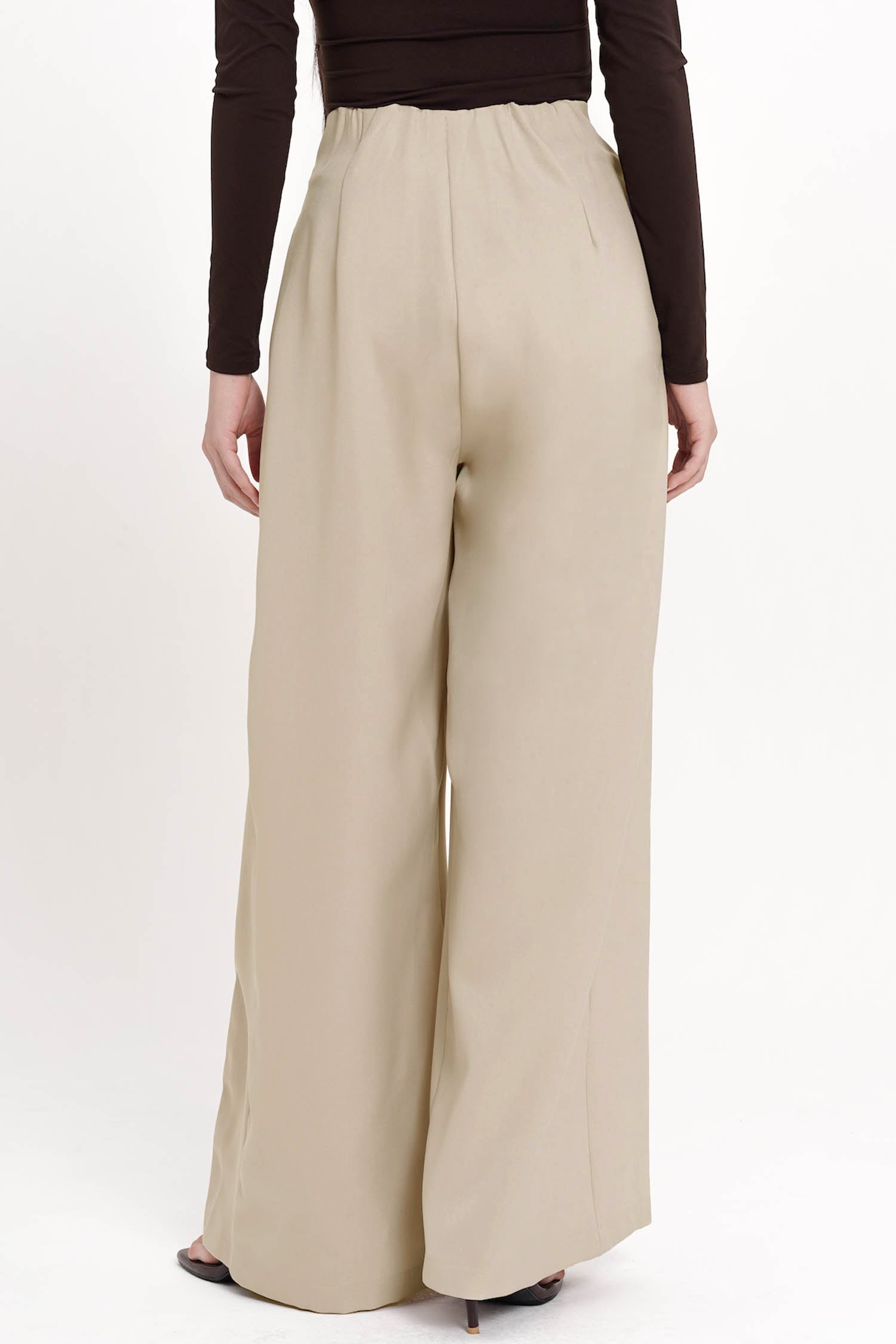 Brinley V-waist Pleated Wide-Legged Pants In Nude