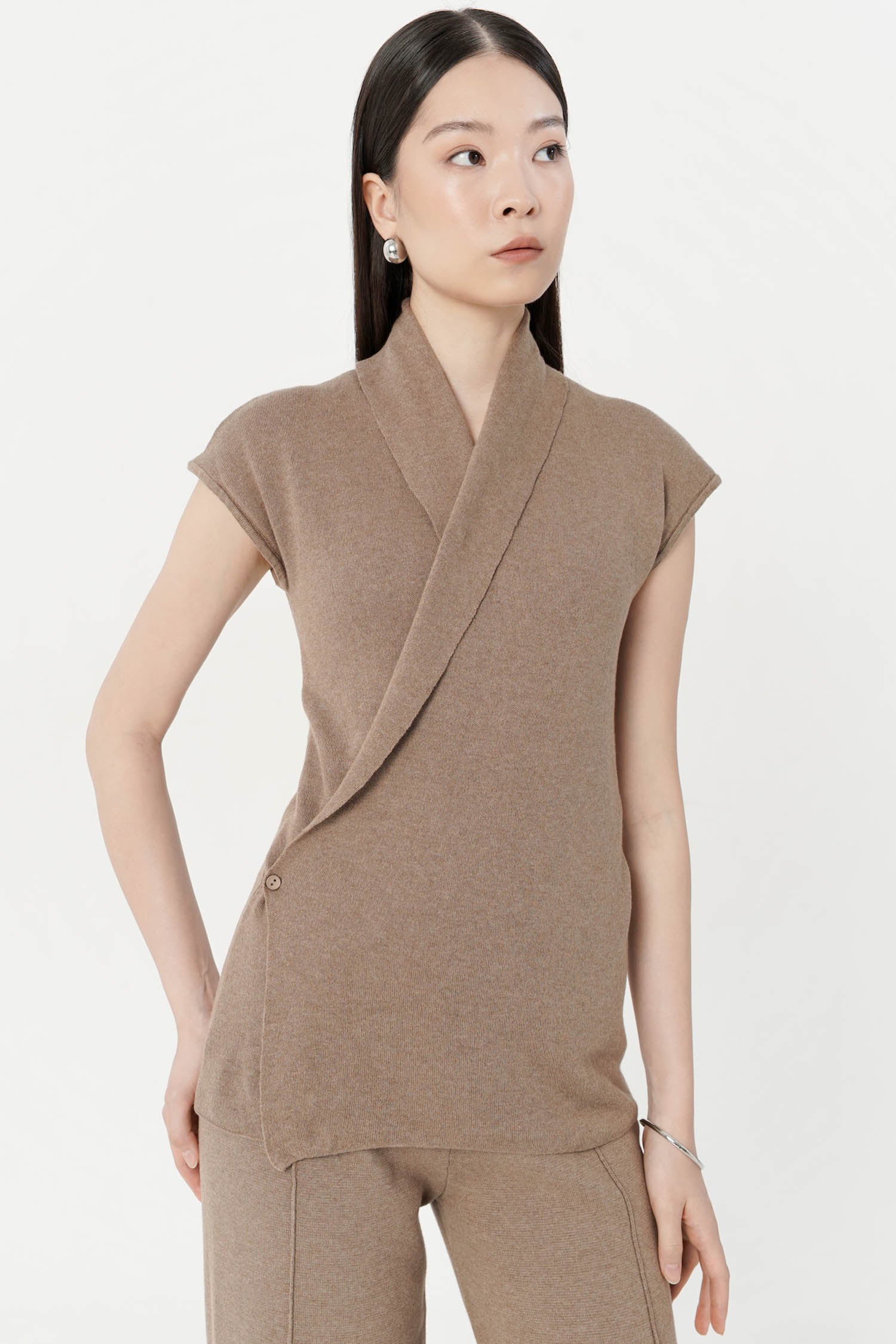 Caeluna Two-Way Knit Top In Mocha