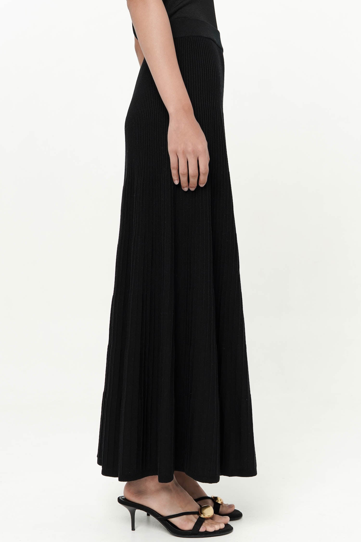 Verano Midi Knit Skirt In Black