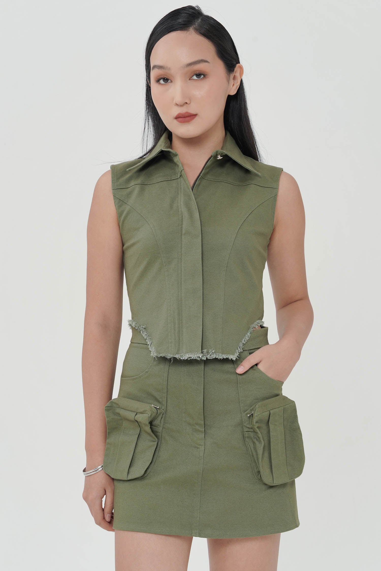 Jordane Zip-Up Top In Army Green