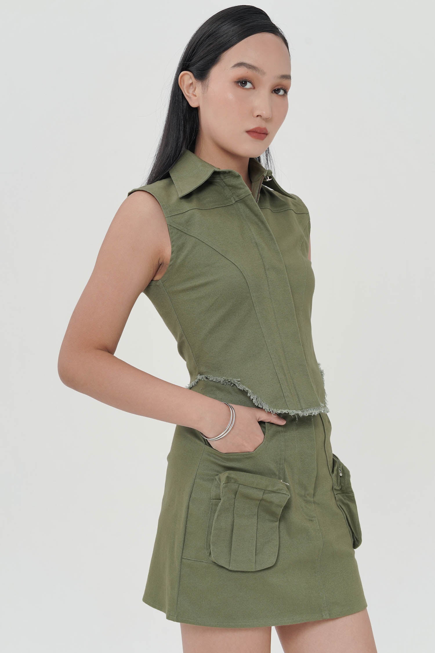 Jordane Zip-Up Top In Army Green