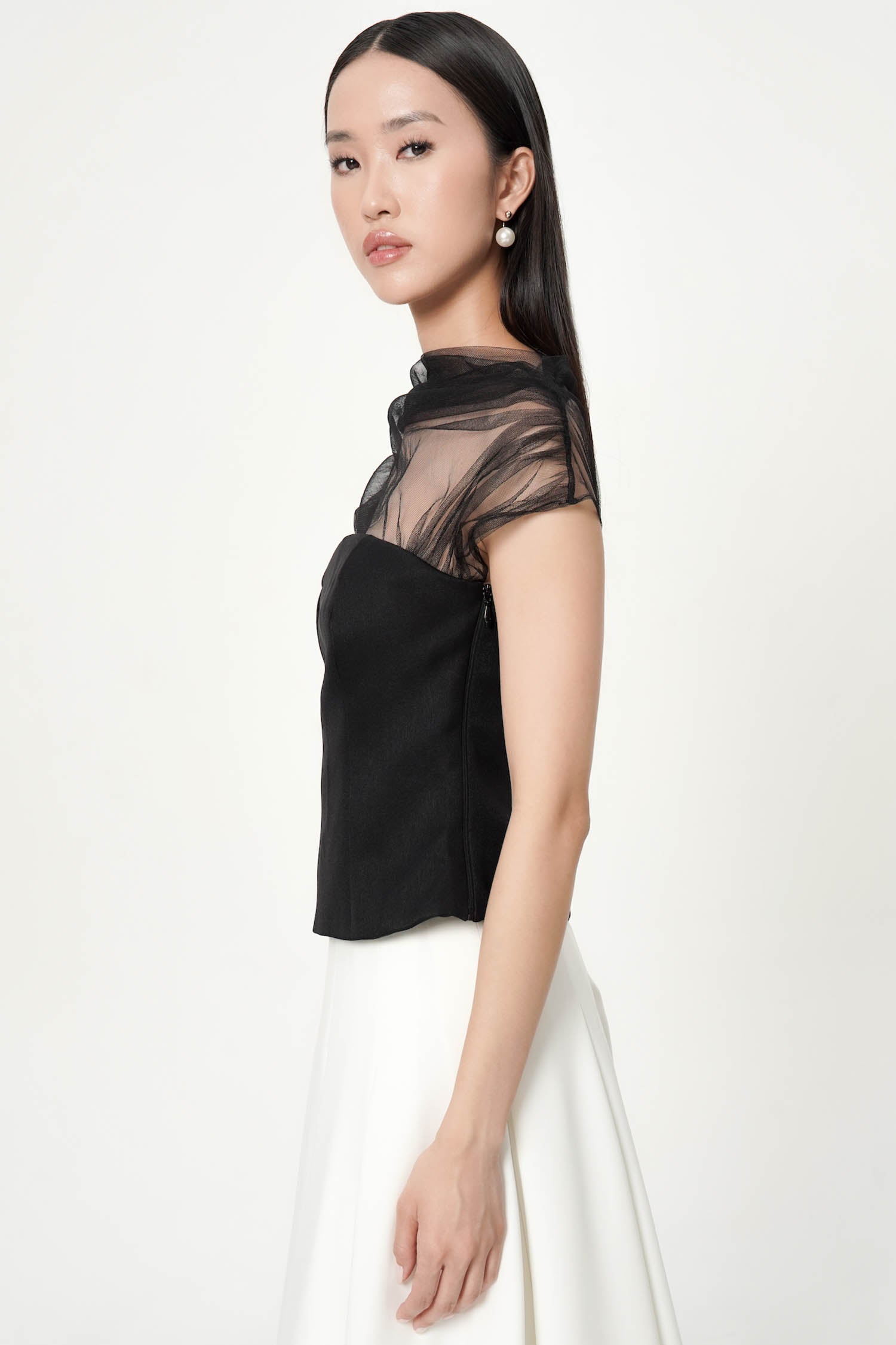 Amelle Mix Tulle Top In Black