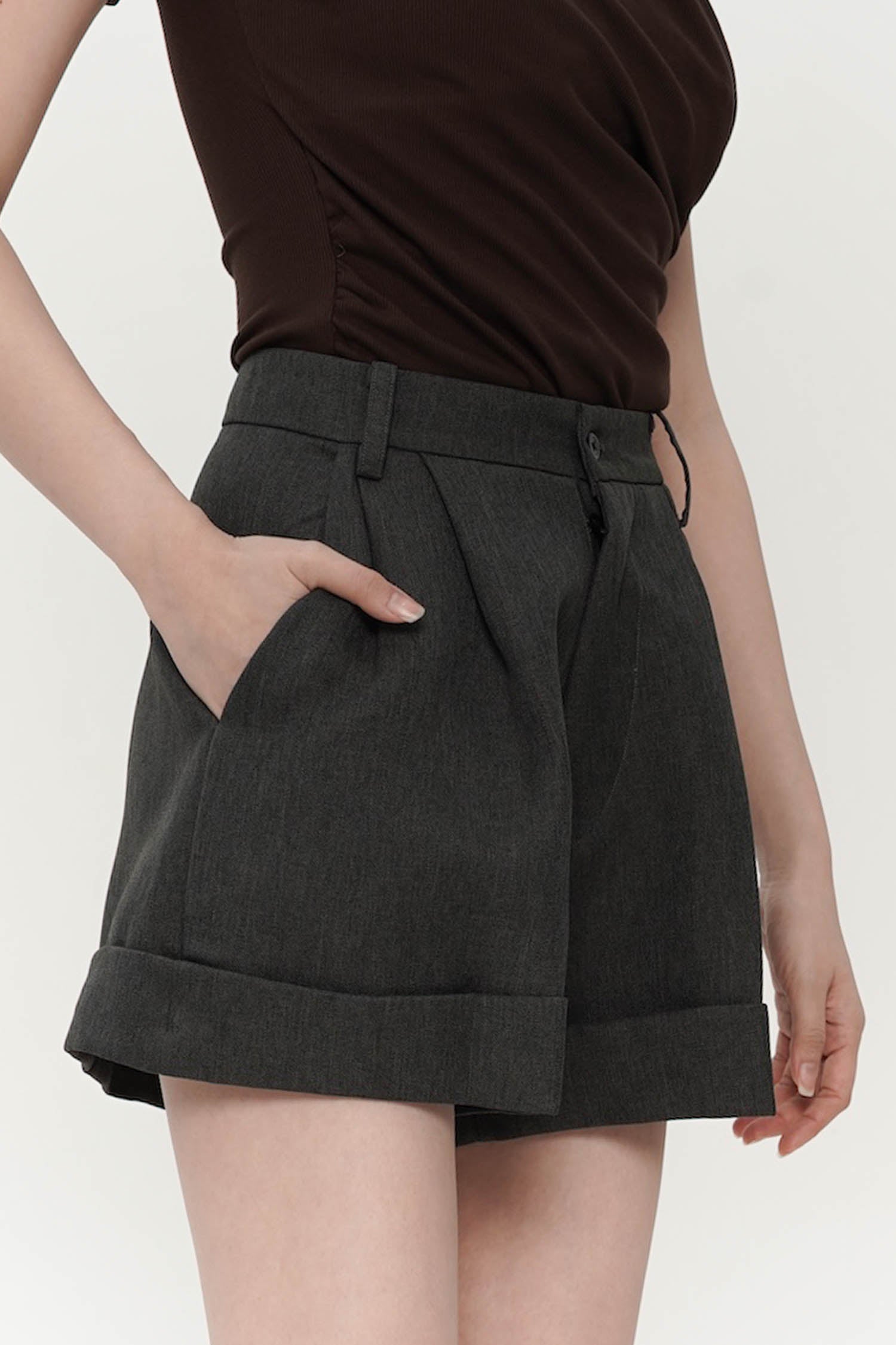 Digna Short In Grey
