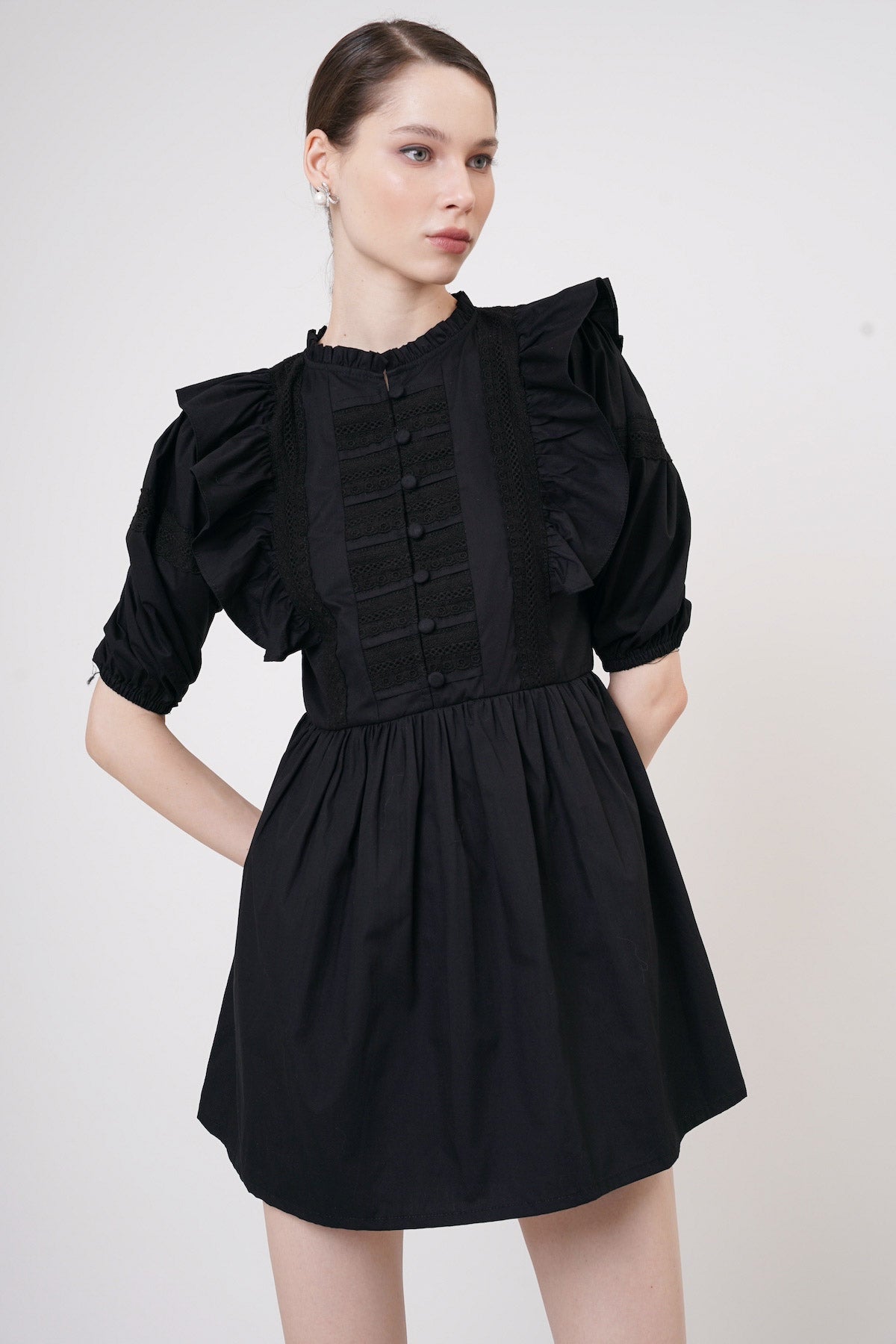 Daisy Lace Dress In Black