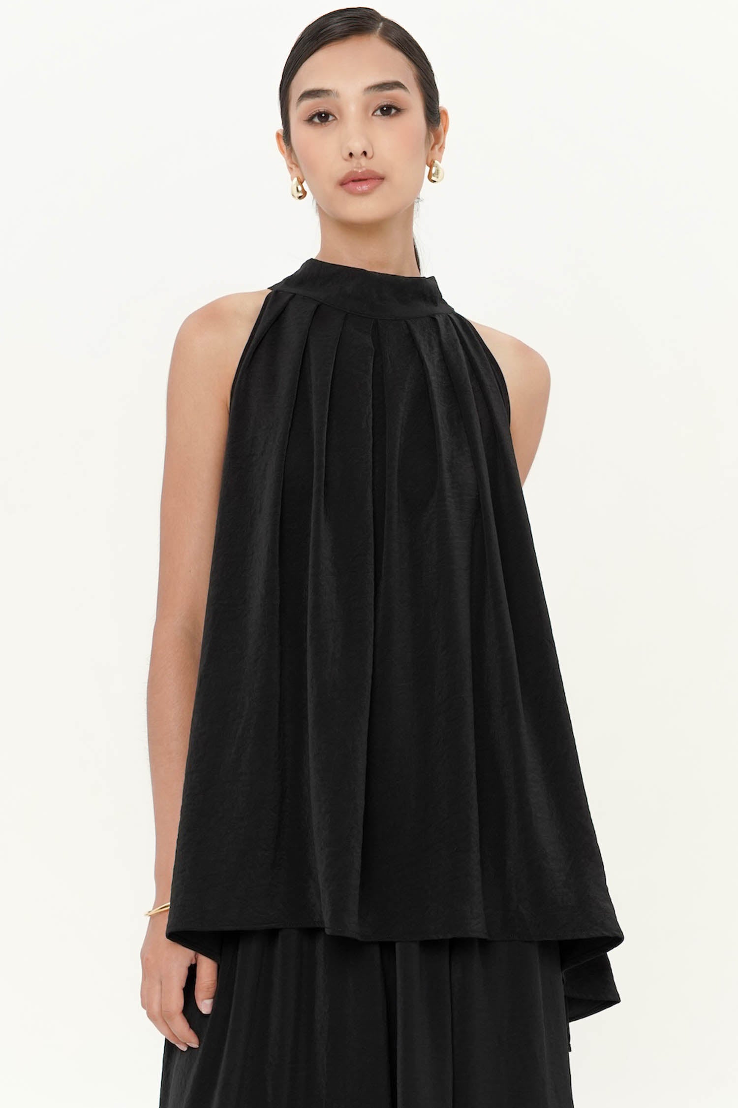 Nerida Halter Top In Black