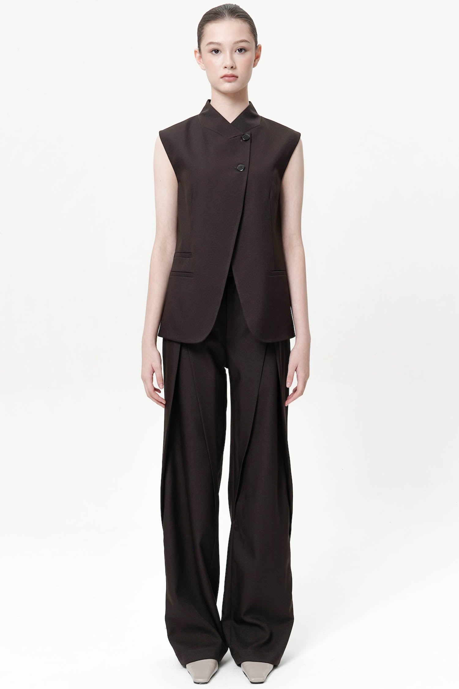 Eren Pleated Trousers In Espresso