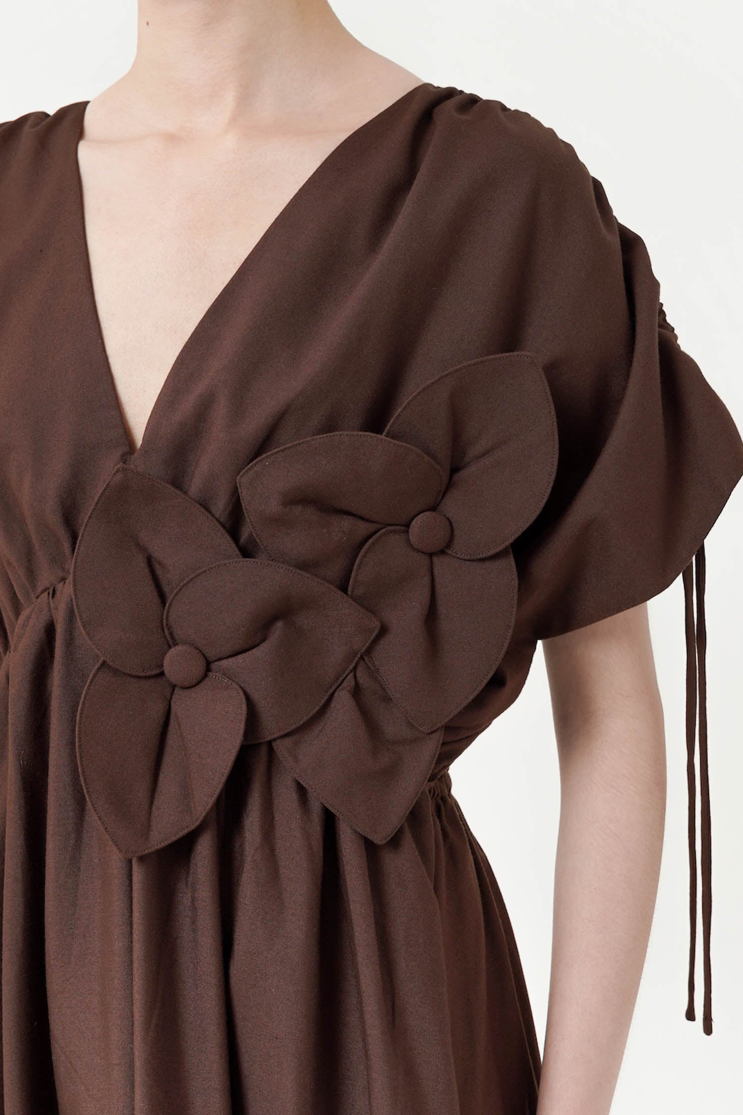 Jaelyn Floral Applique Maxi Dress In Espresso