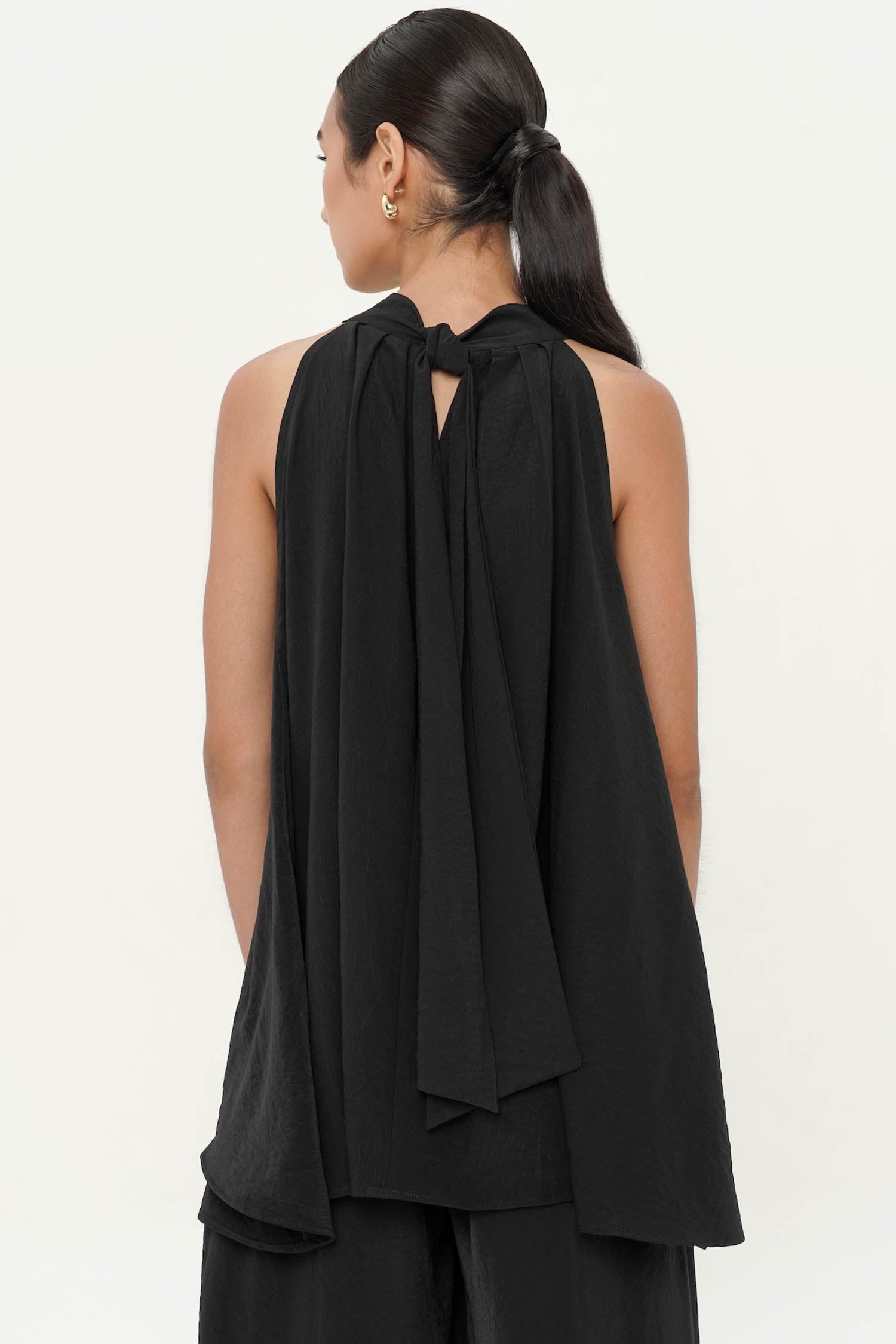 Nerida Halter Top In Black