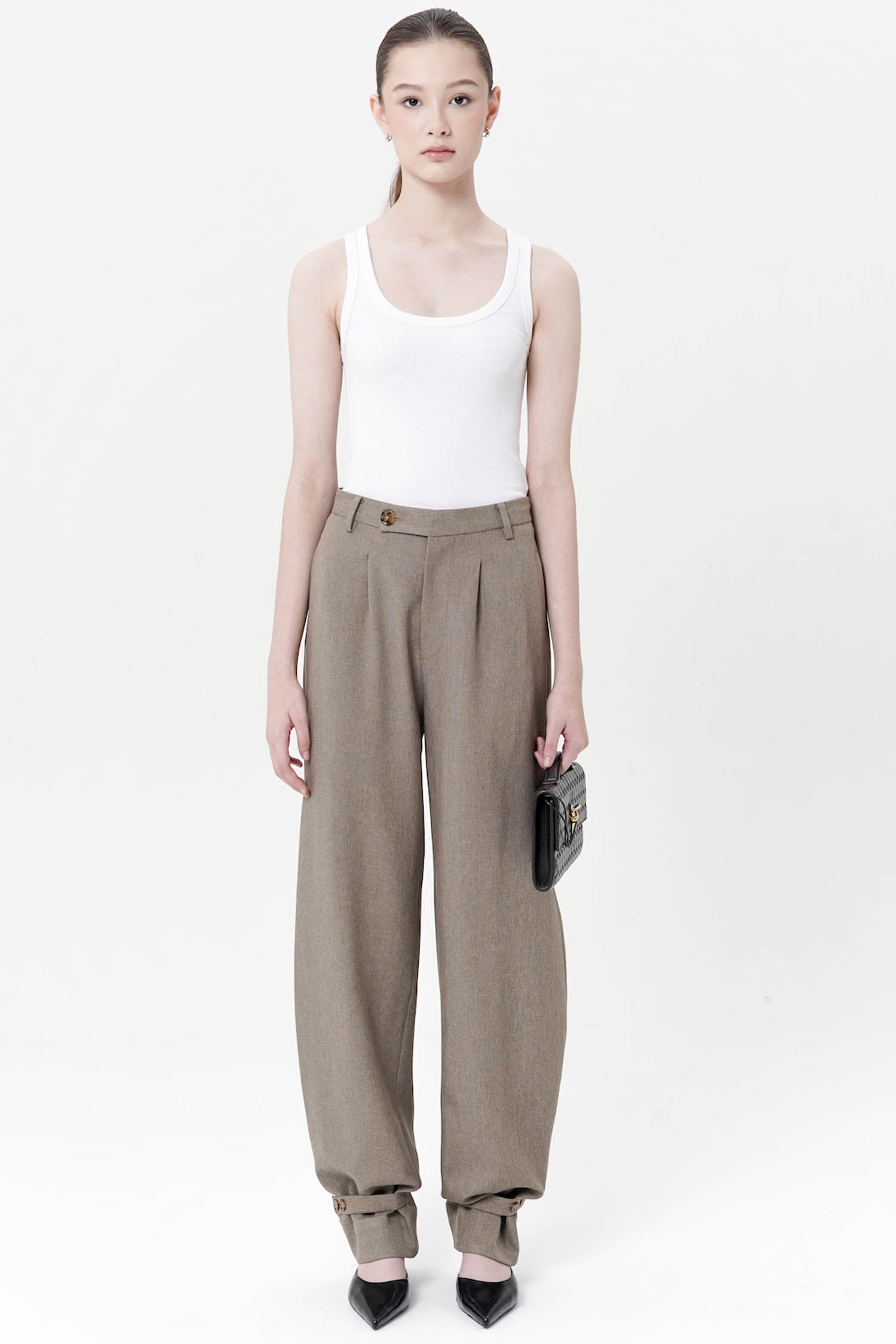 Linden Barrel Trousers In Ash Brown