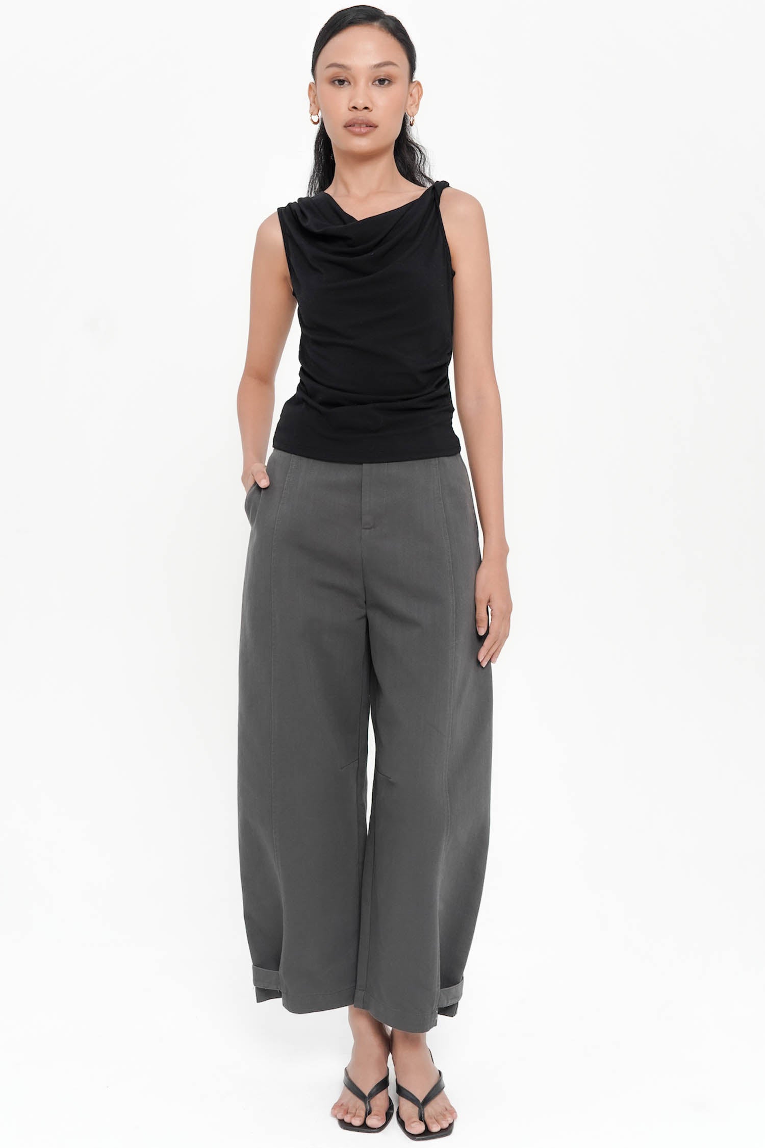 Fallon Barrel Pants In Dark Grey
