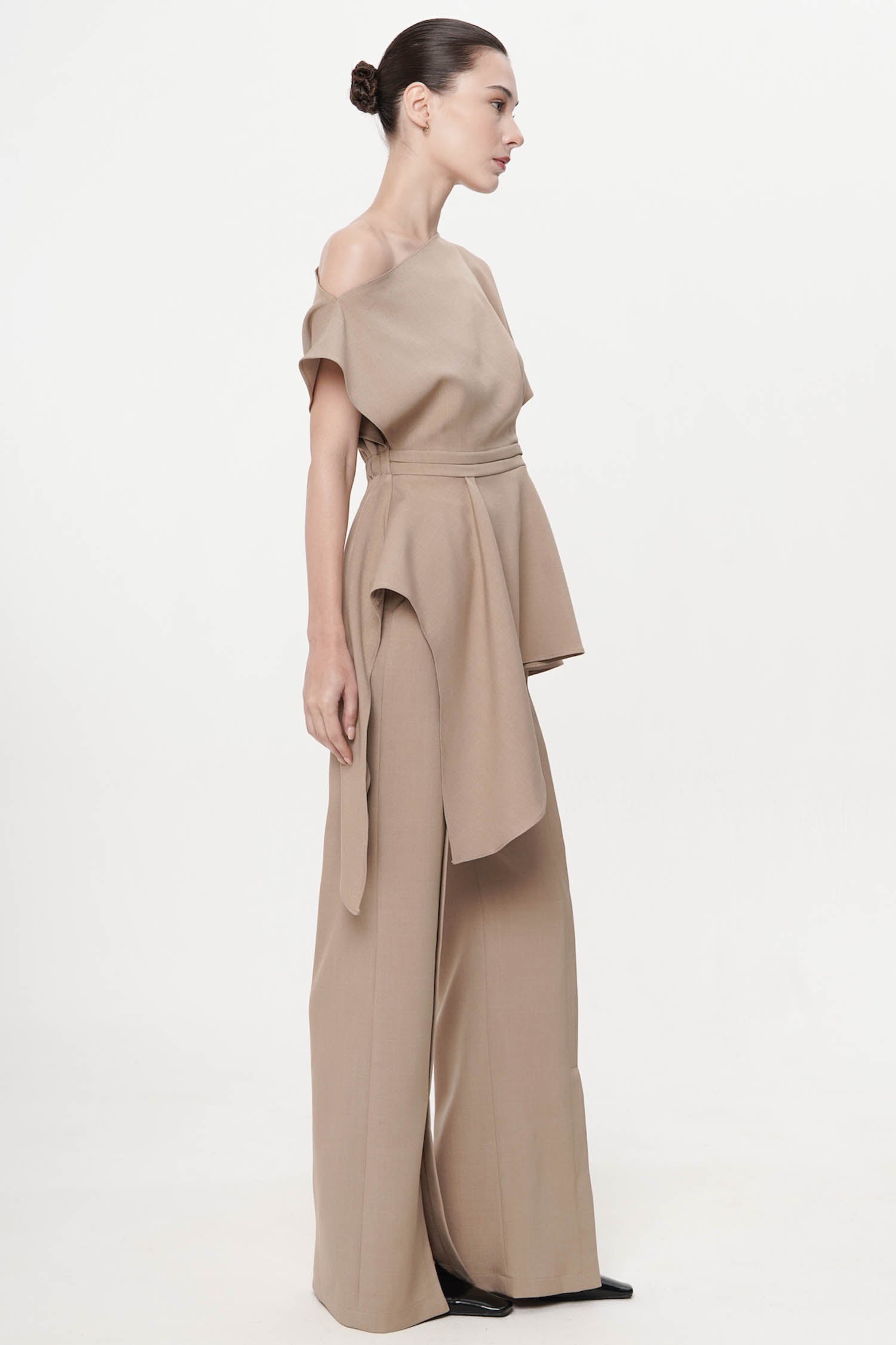 Amartus One-Shoulder Top In Taupe