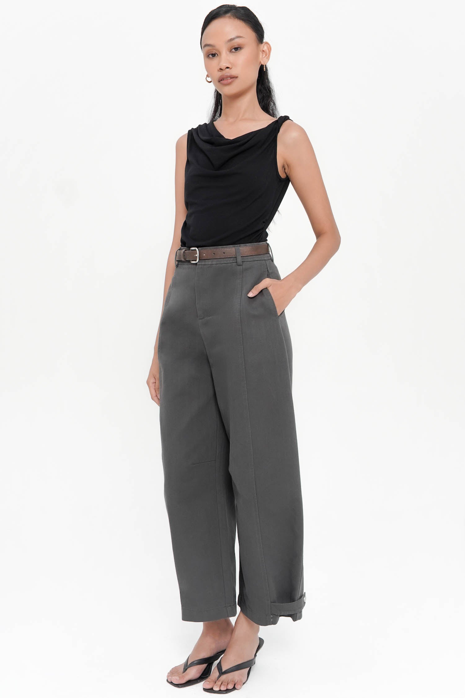 Fallon Barrel Pants In Dark Grey