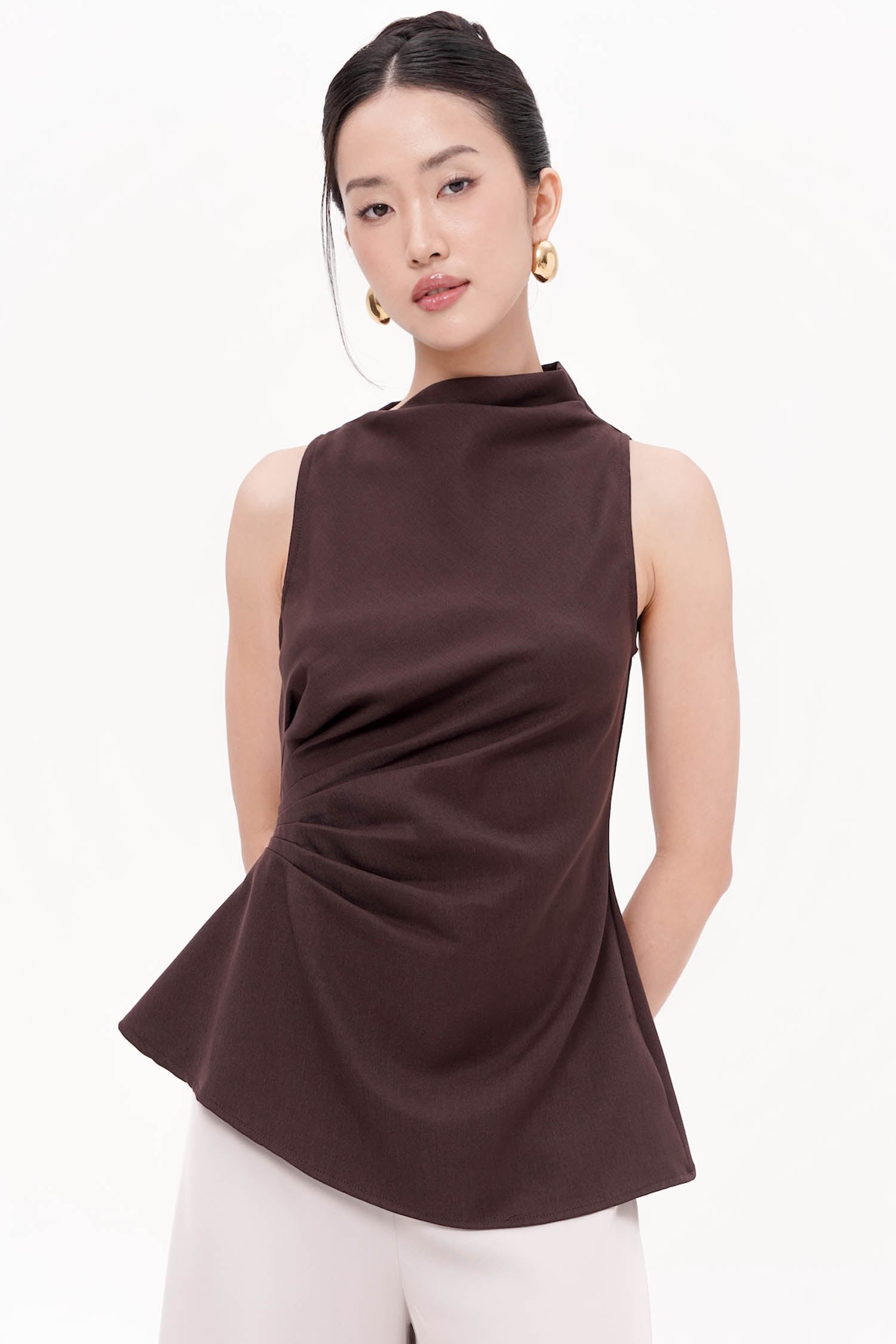 Vailla Cinched Top In Espresso