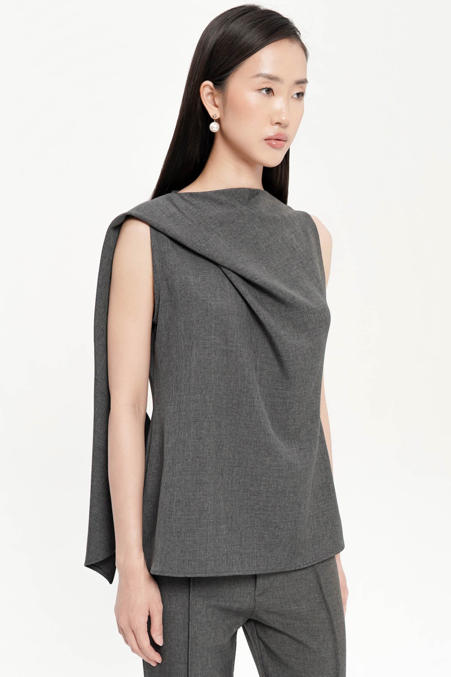 Oaken Drape Top In Dark Grey