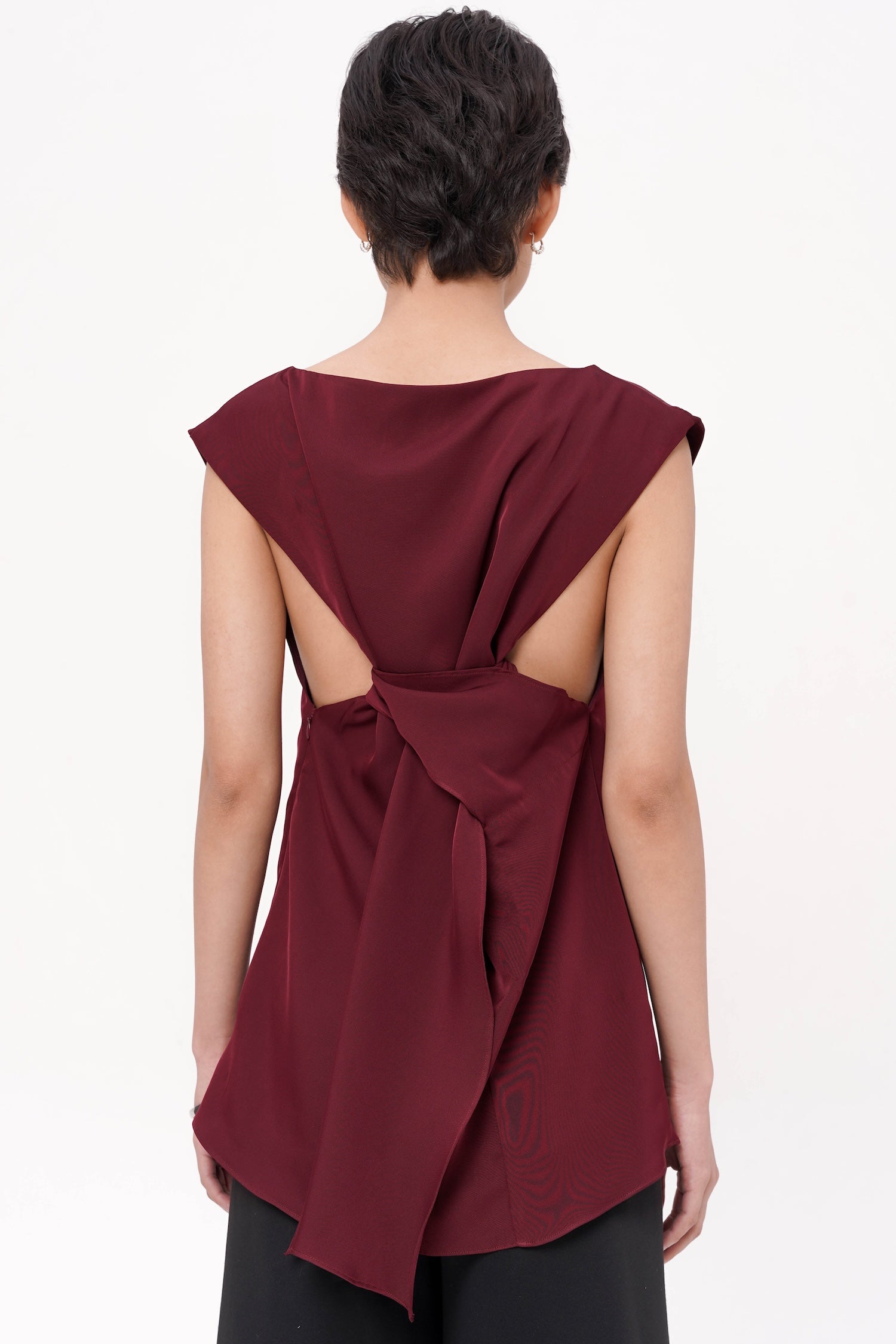 Ailsa Twist Back Top In Wine