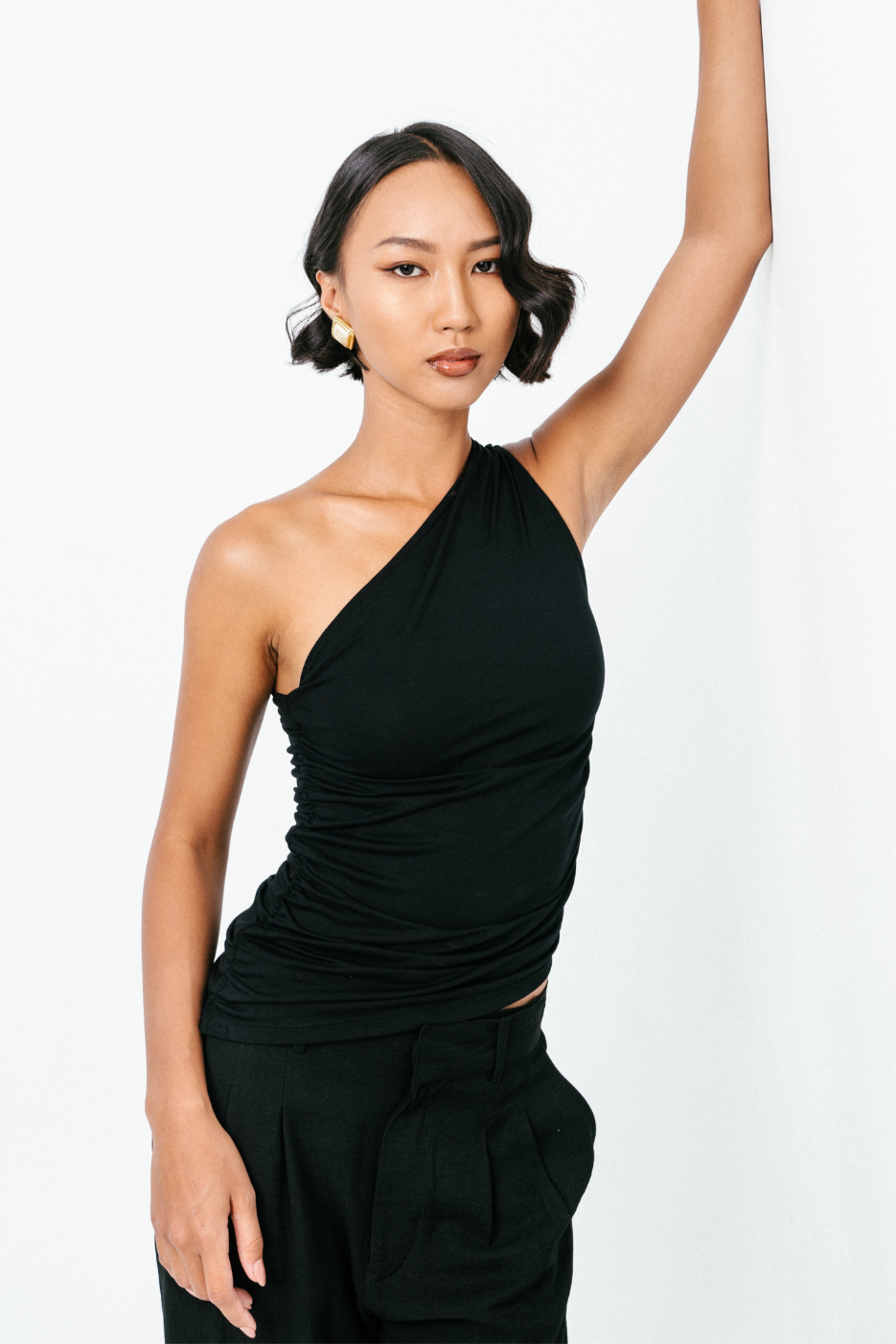 Hale One Shoulder Top In Black