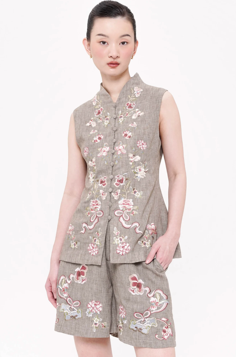 Lian Embroidered Shorts In Ash Brown