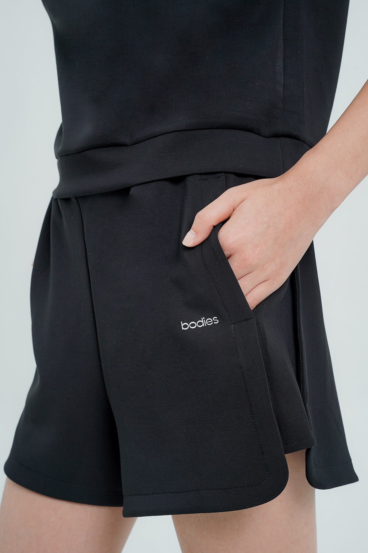 Polar Short in Black