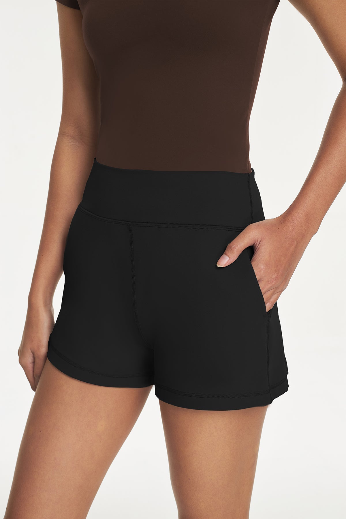Aero Shorts in Black