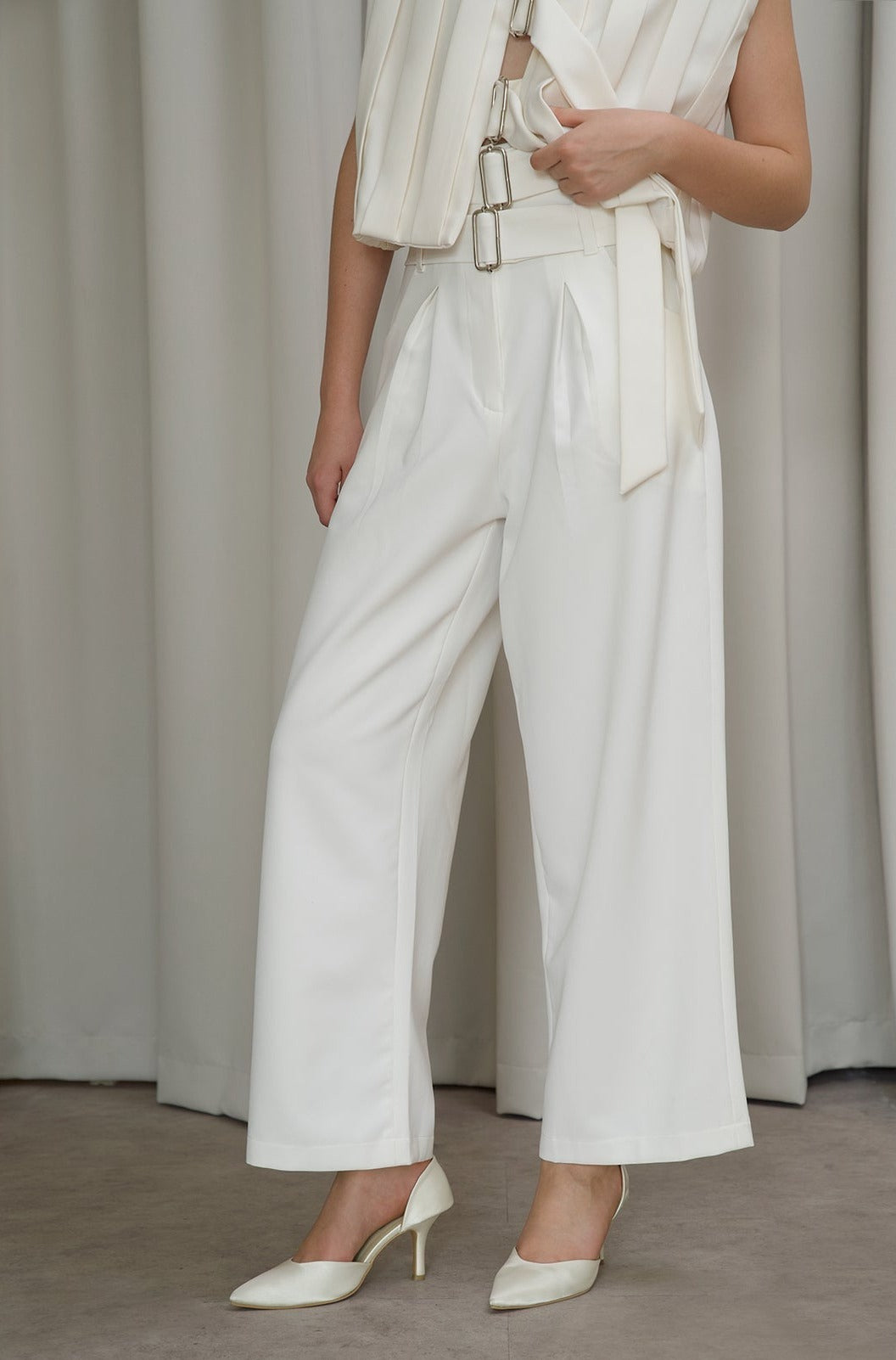 Tempo Pants In White (2 Left)