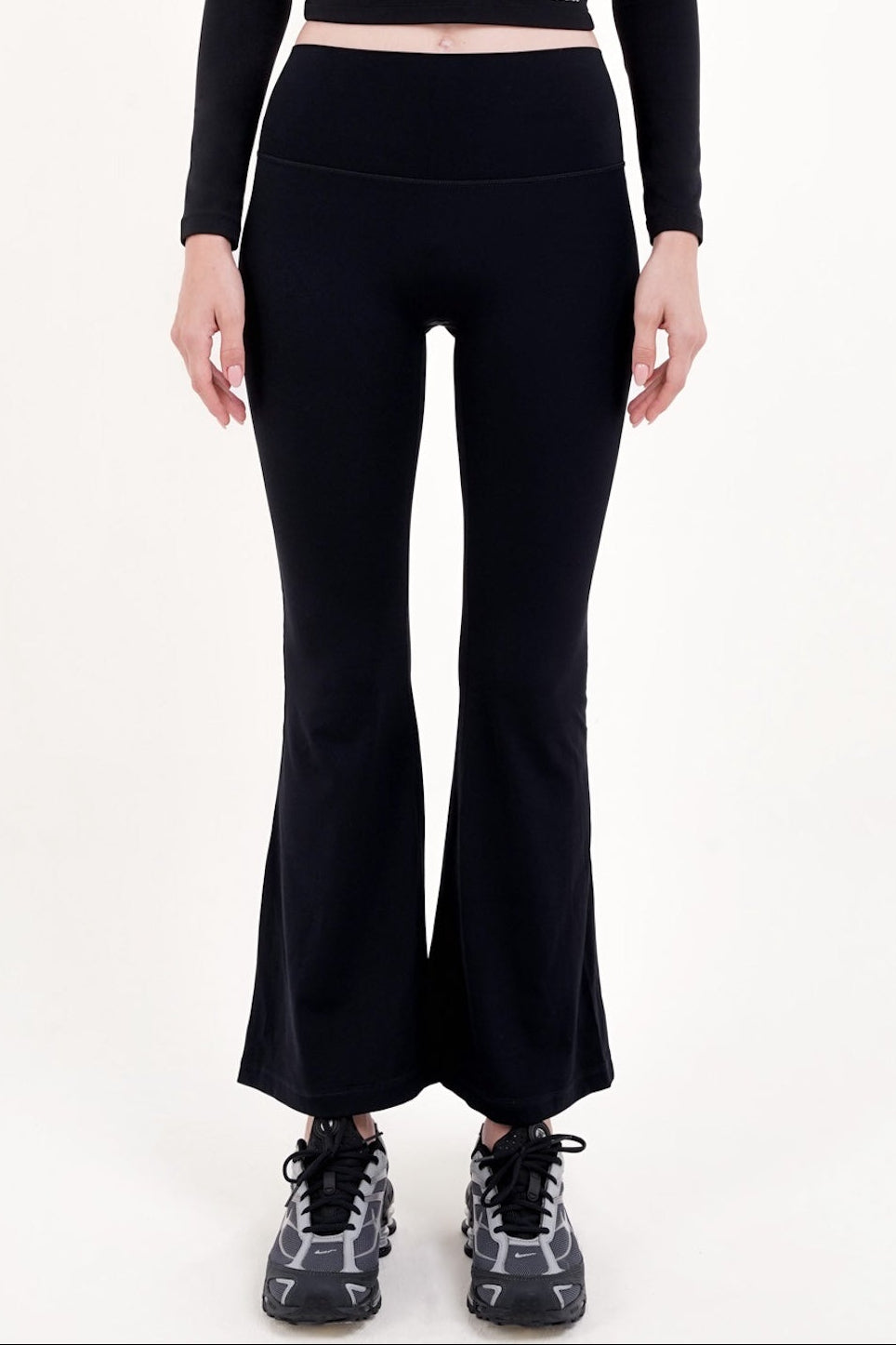 Hustle Flare Pants in Black