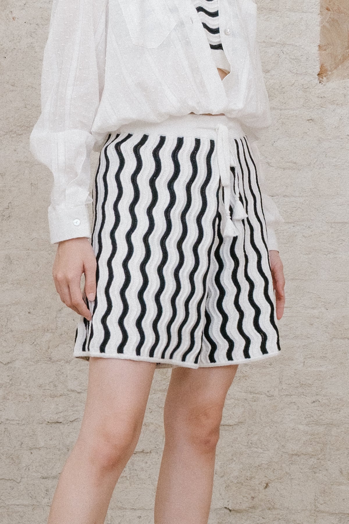 Vague Knit Shorts Black-White (Left 2SM,2ML)