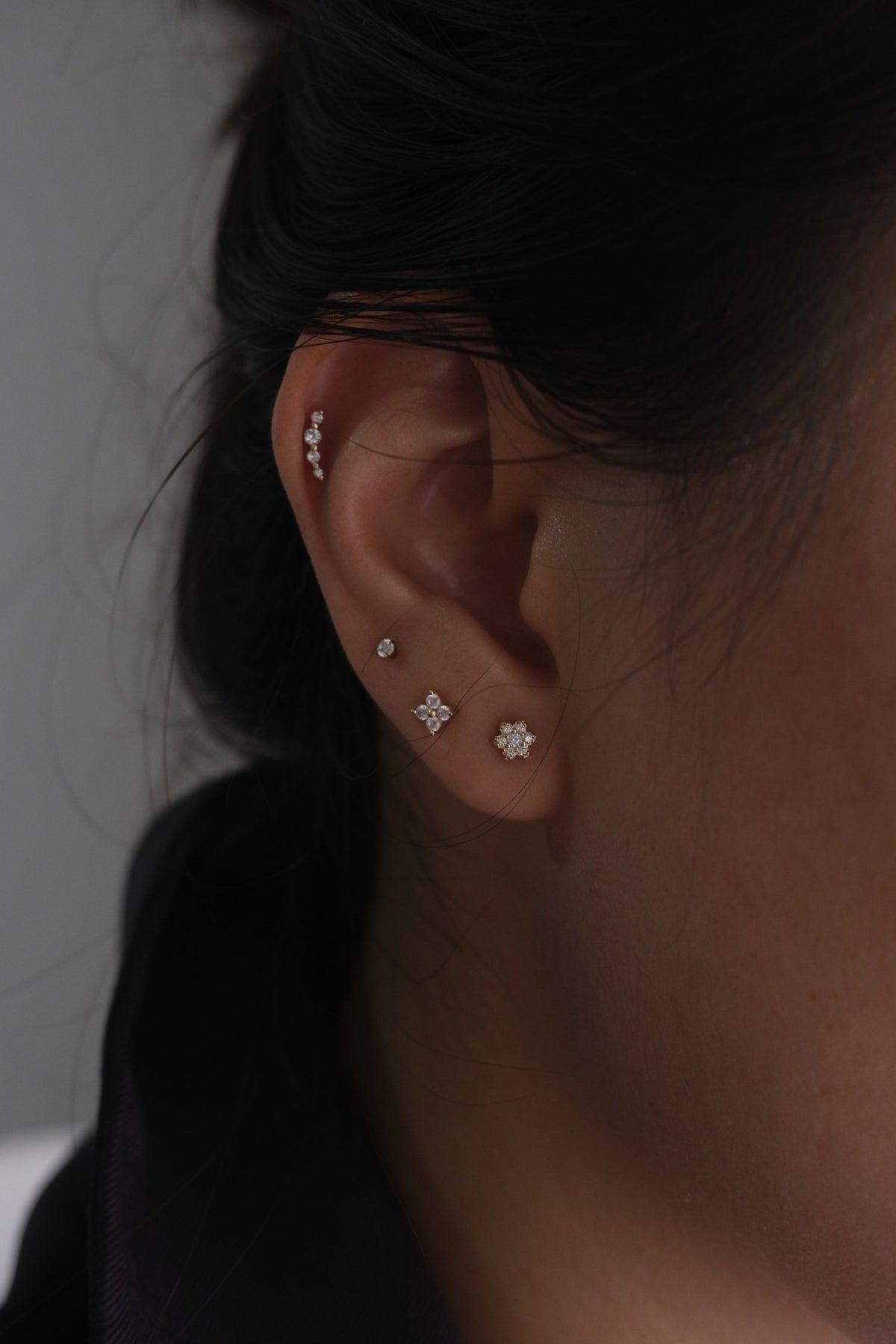 Dainty Daisy Earrings