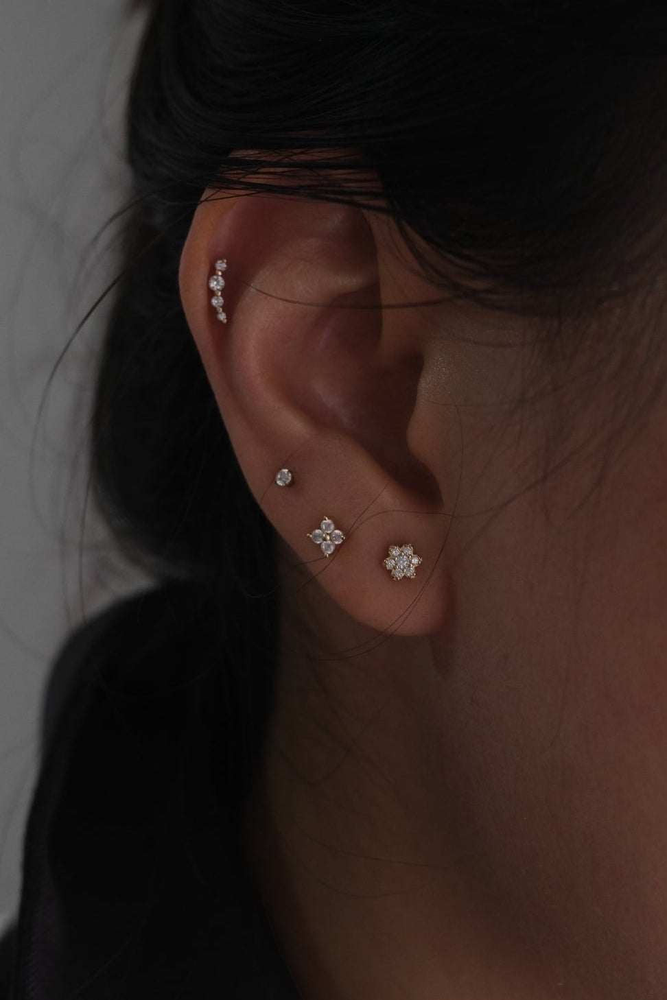 Dainty Daisy Earrings