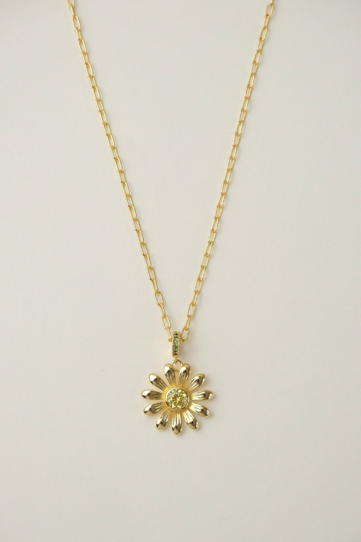Untitled Daisy Necklace In Gold