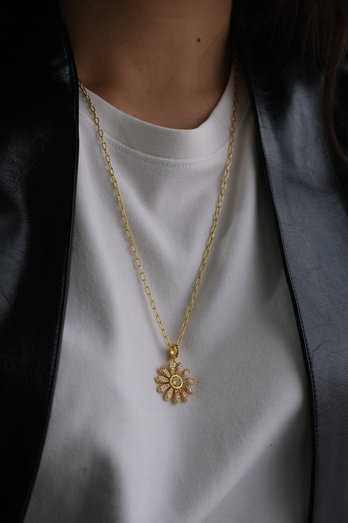 Untitled Daisy Necklace In Gold