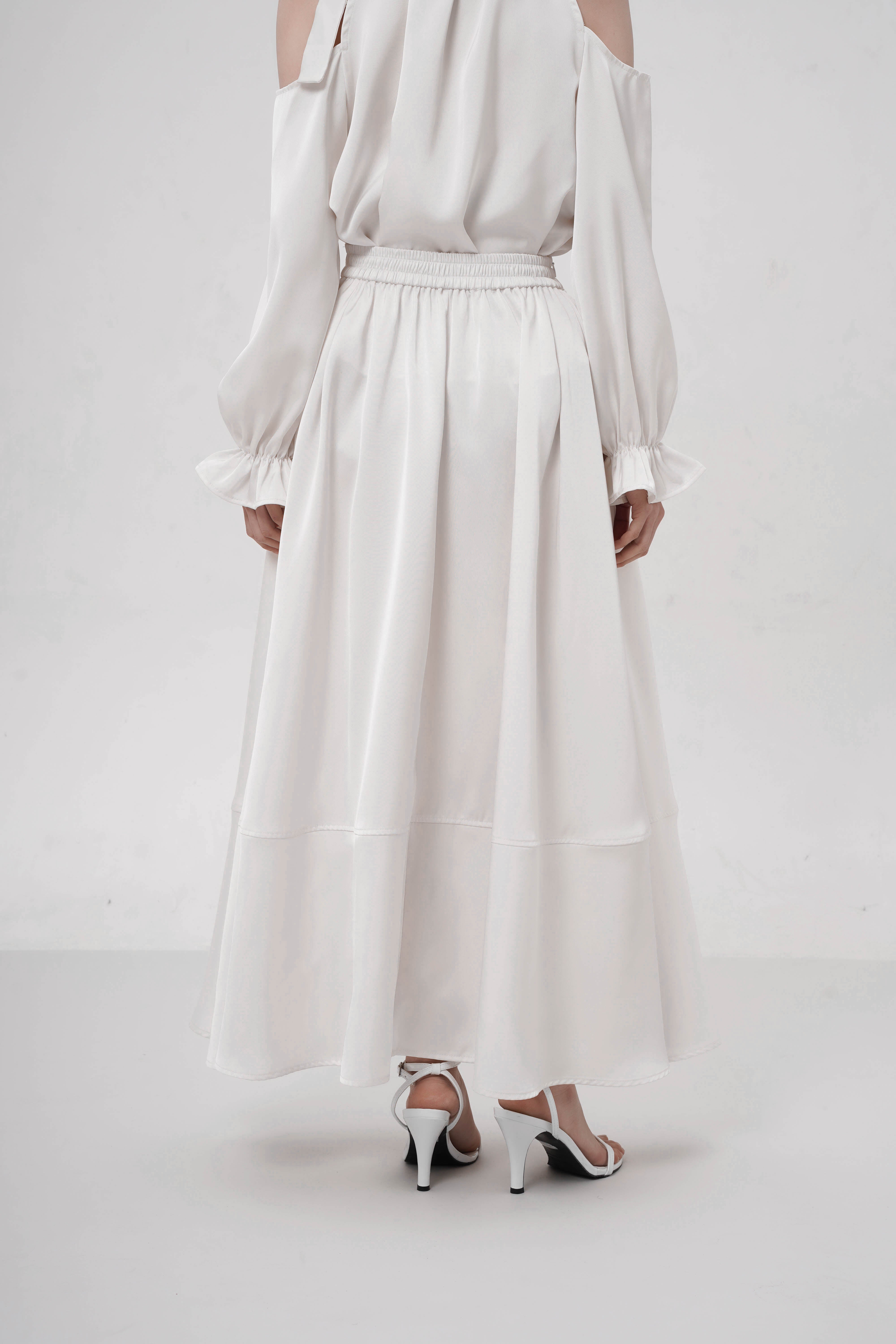 Alda Midi Skirt In White (LAST PIECE)