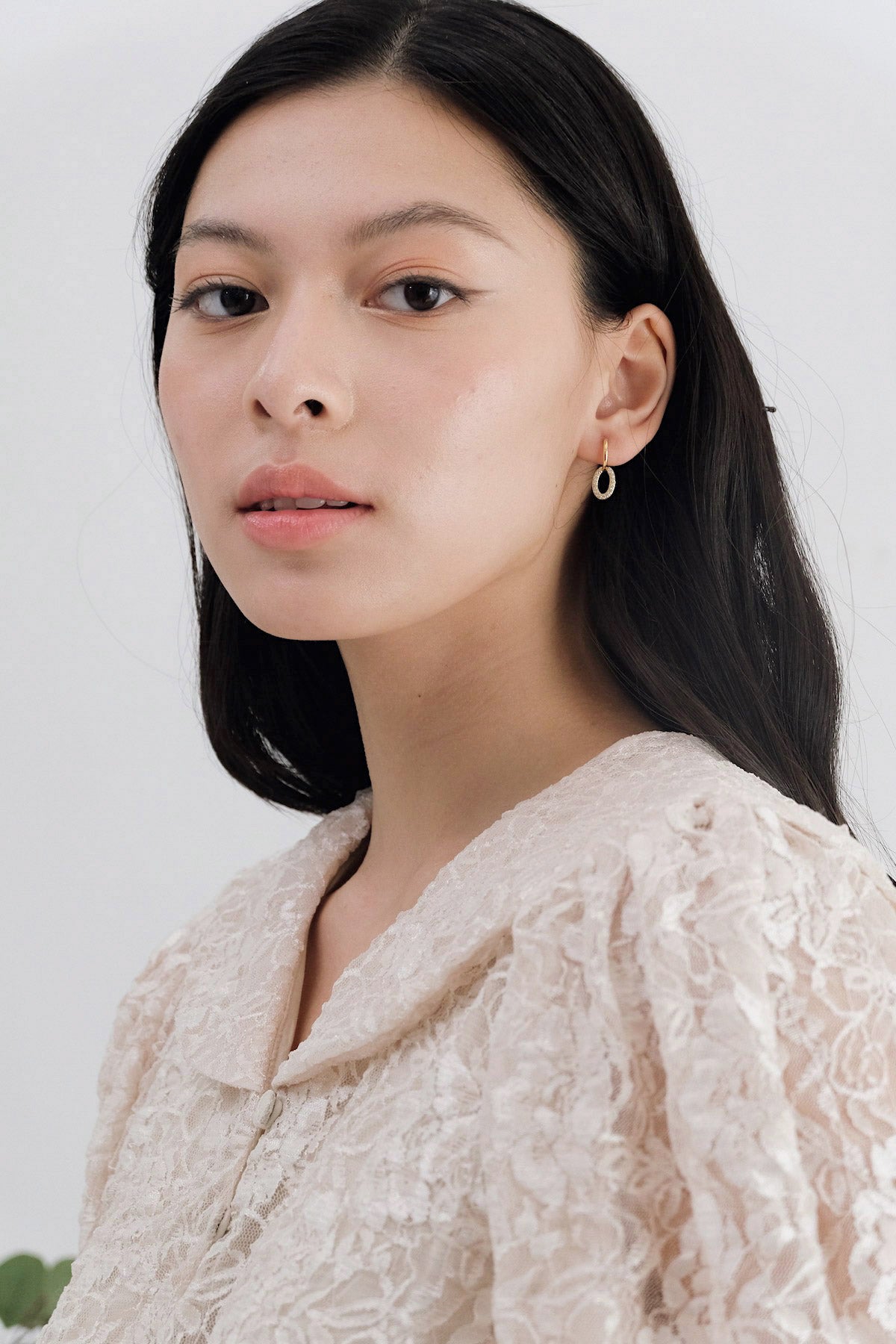 Hollow Ovale Earrings (1 Left)